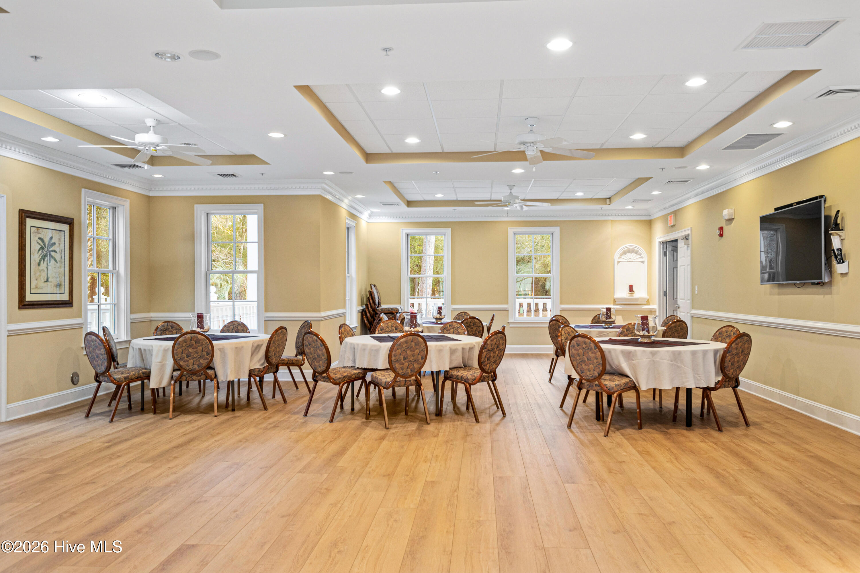 100560596 | Photo 60