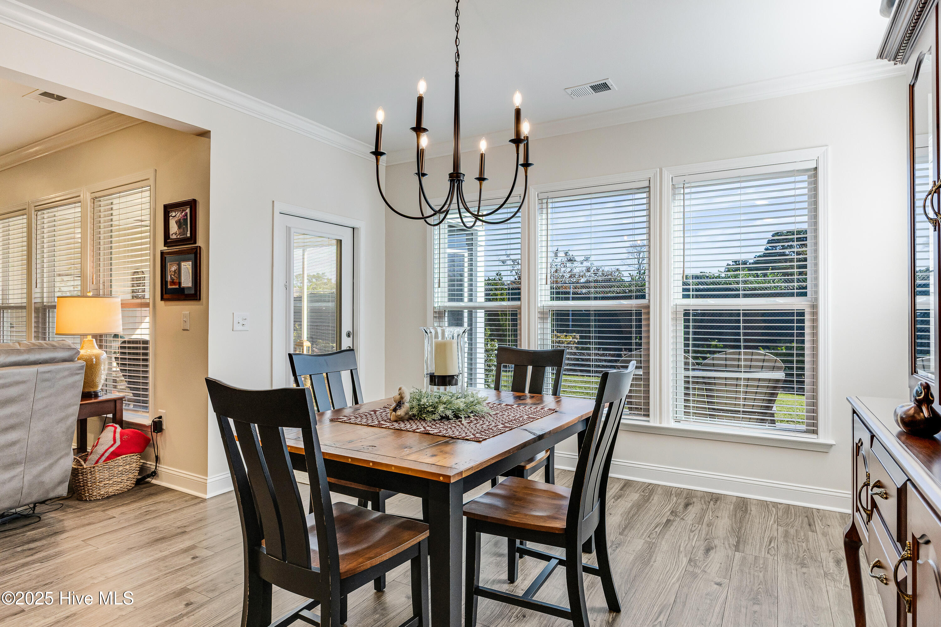 100544434 | Photo 11