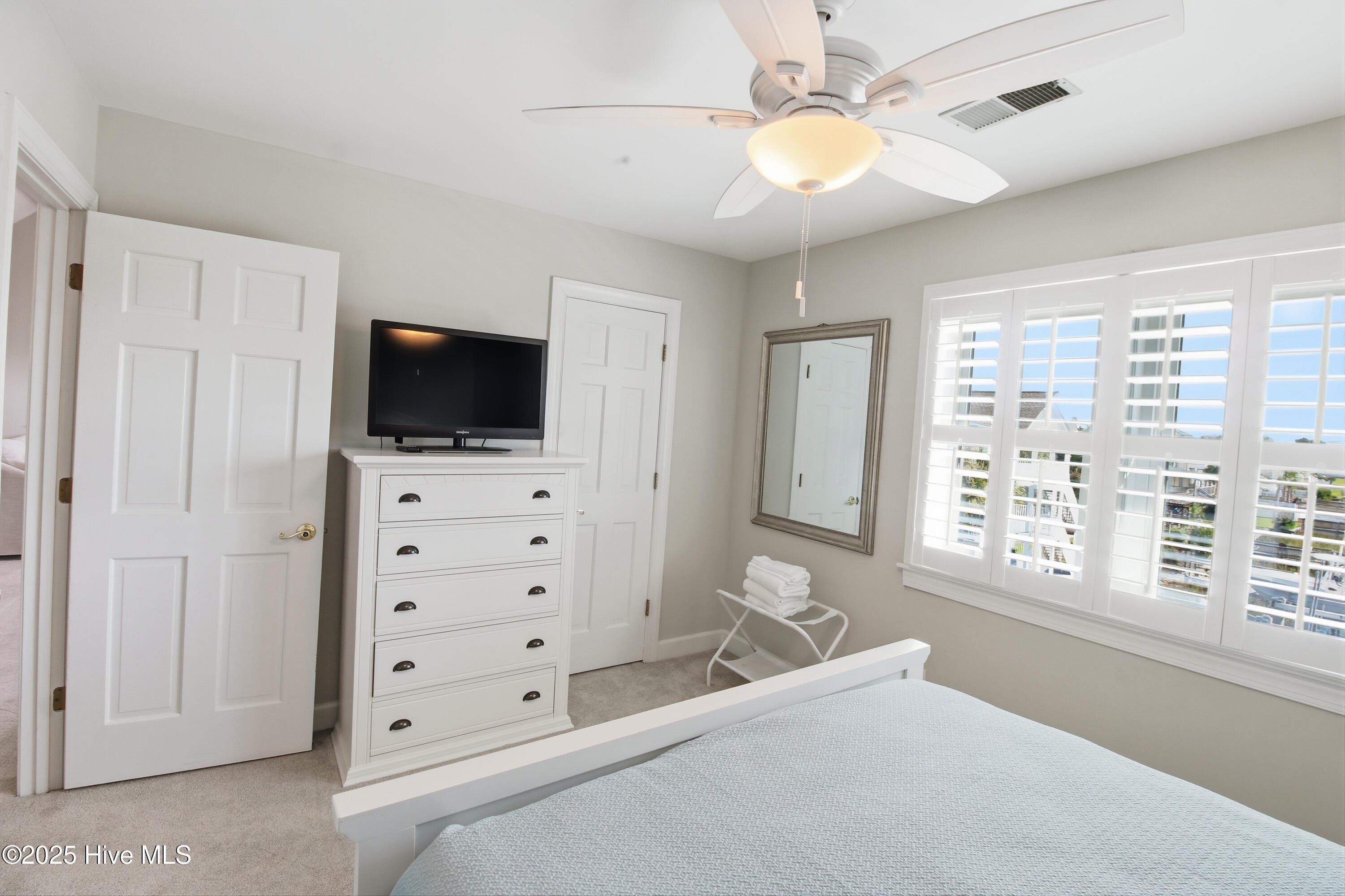 100557076 | Photo 29