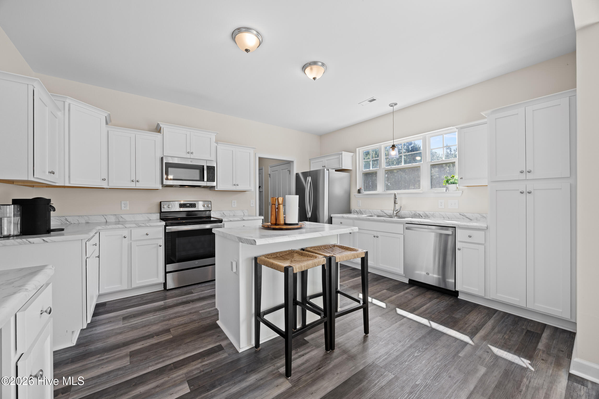 100558005 | Photo 14