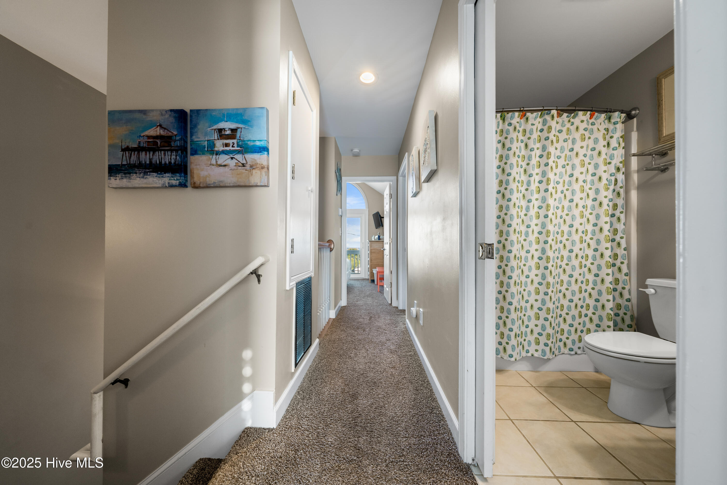 100532261 | Photo 50