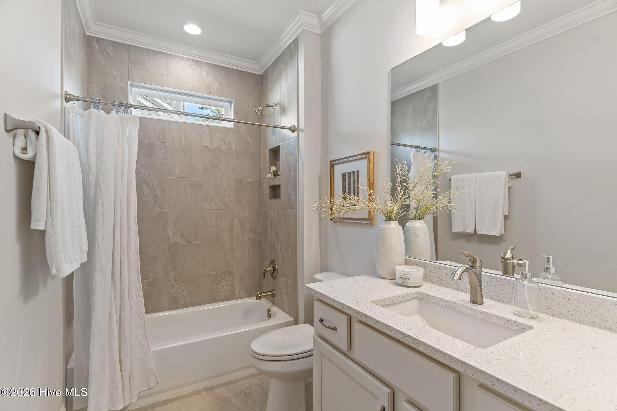 100554681 | Photo 11