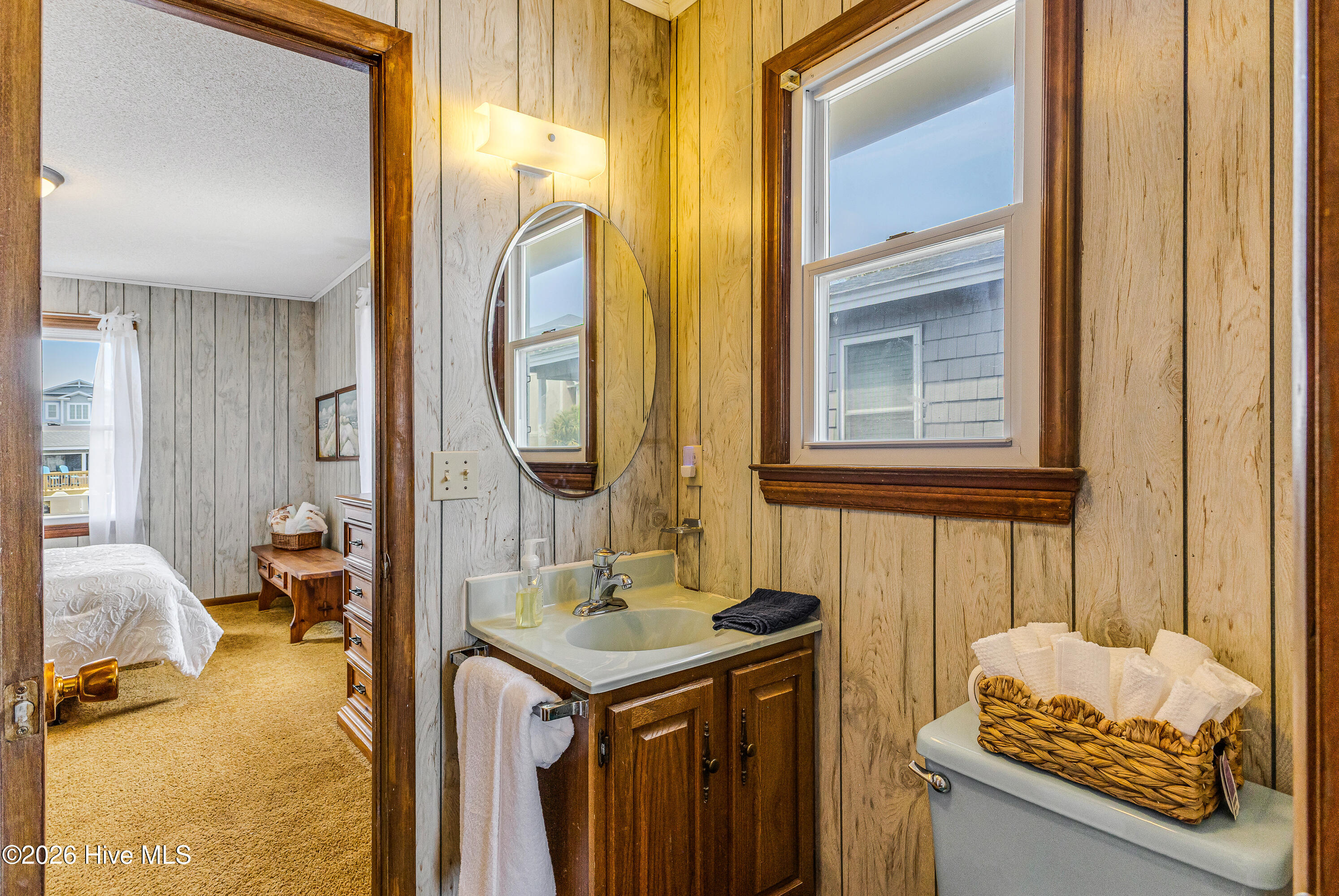 100562663 | Photo 22