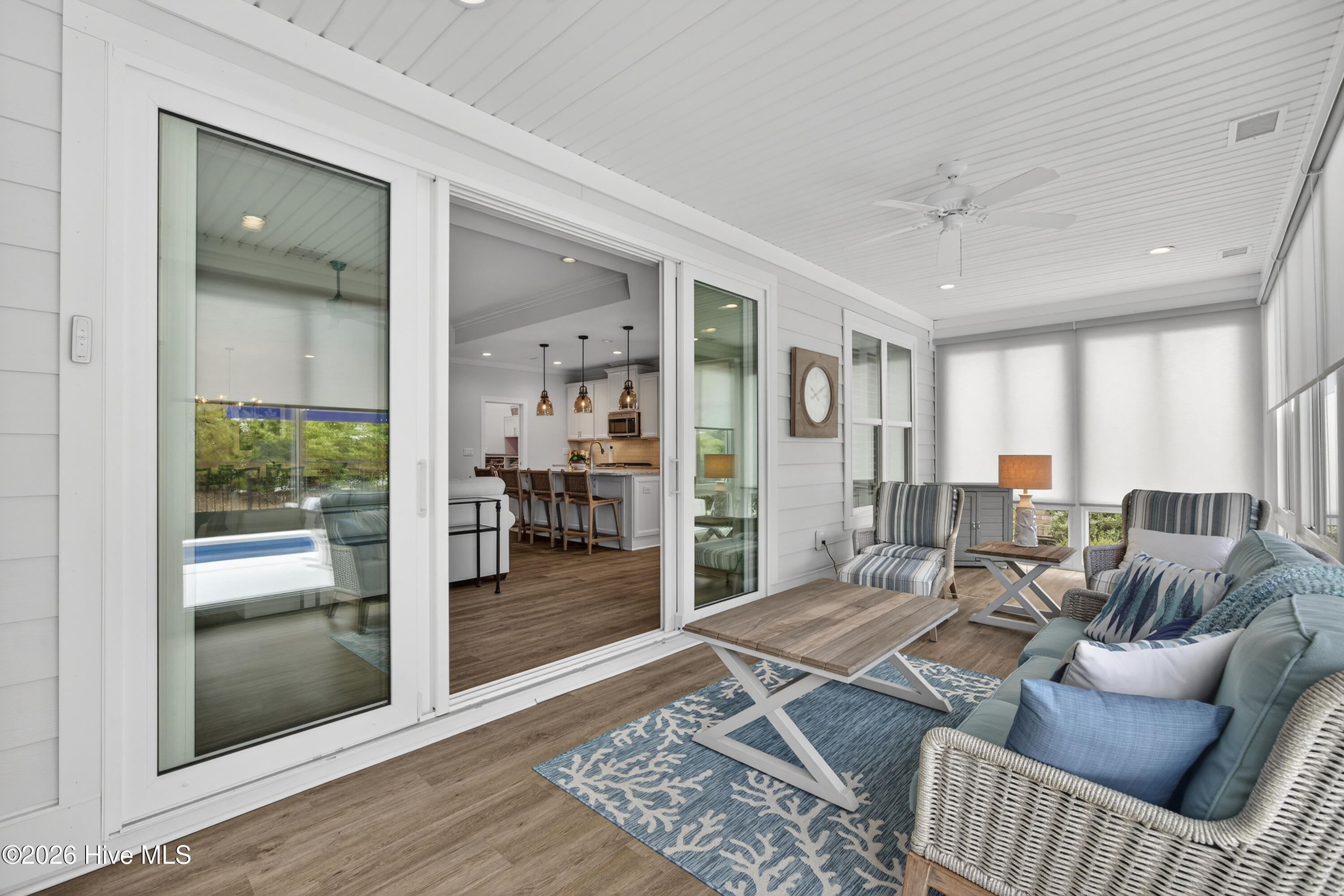 100551678 | Photo 45