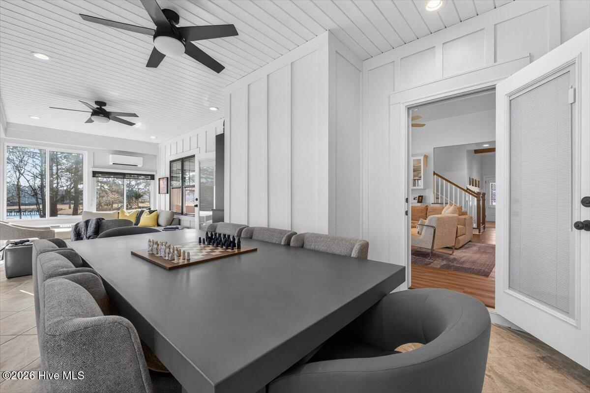 100548349 | Photo 33