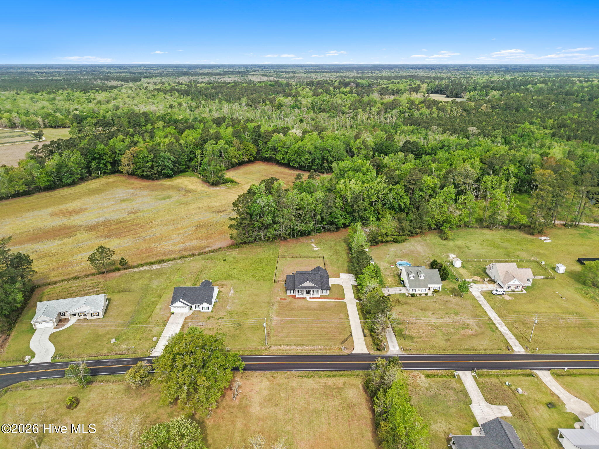 100565582 | Photo 47