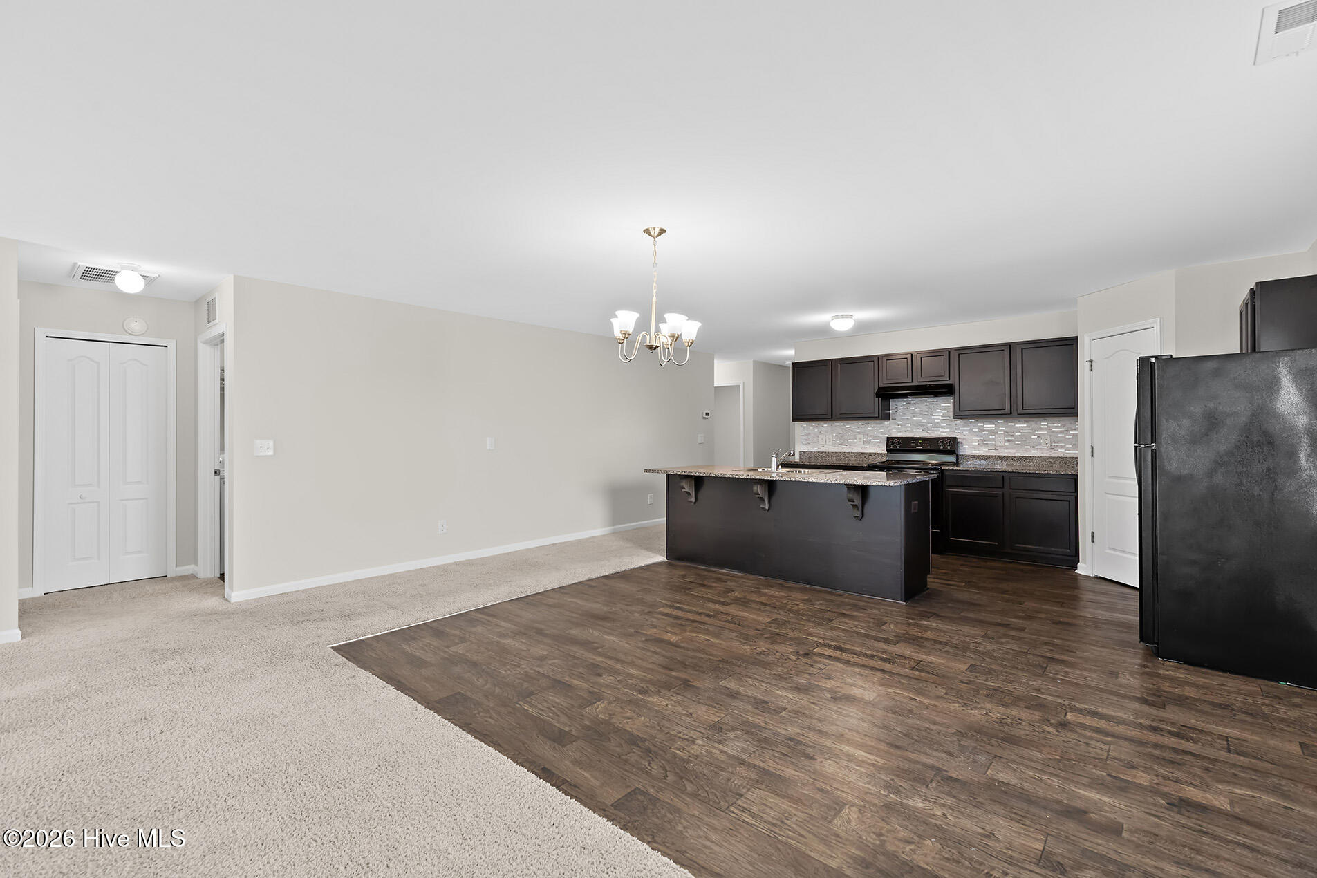 100547930 | Photo 10