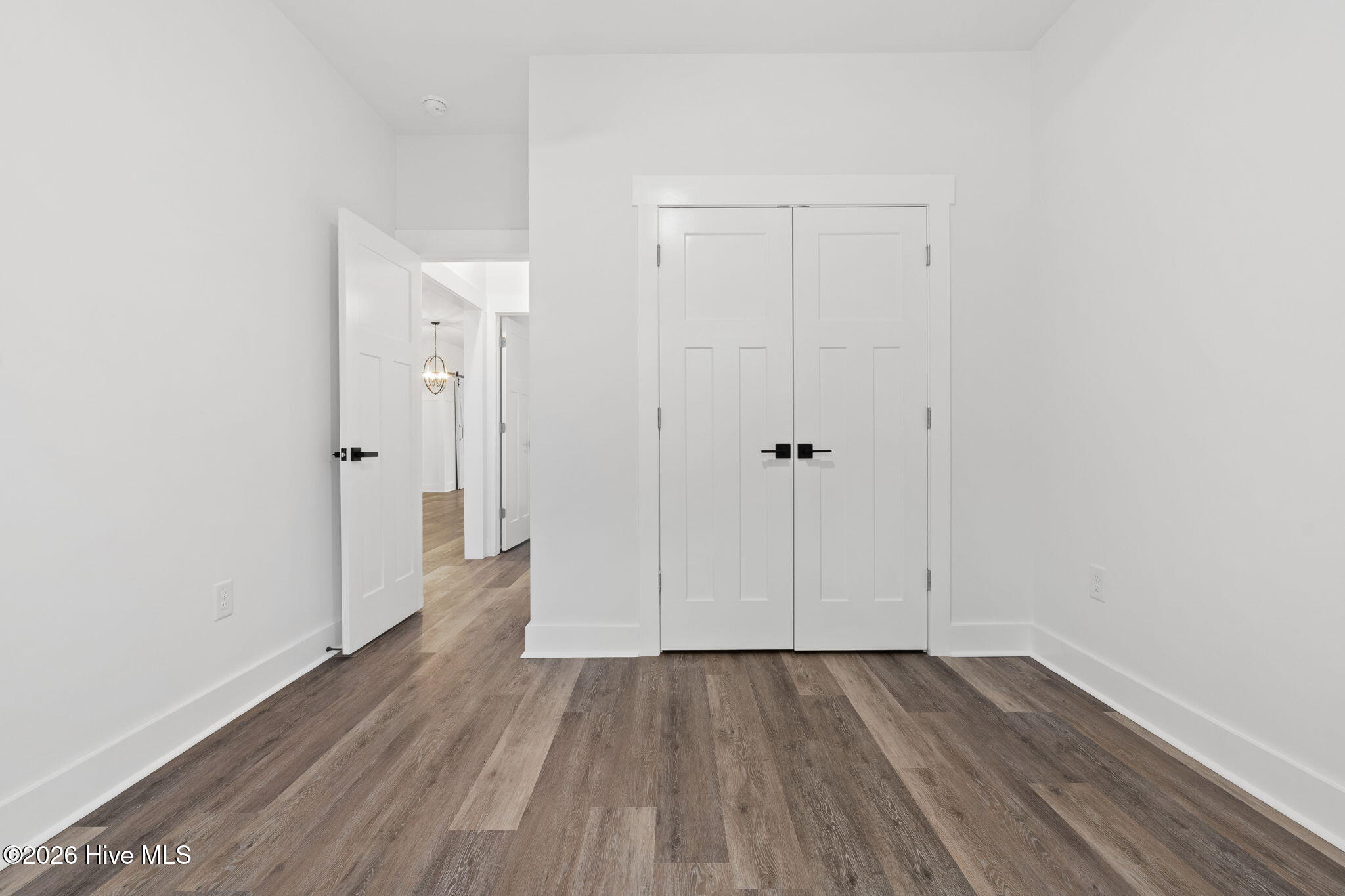 100528197 | Photo 28