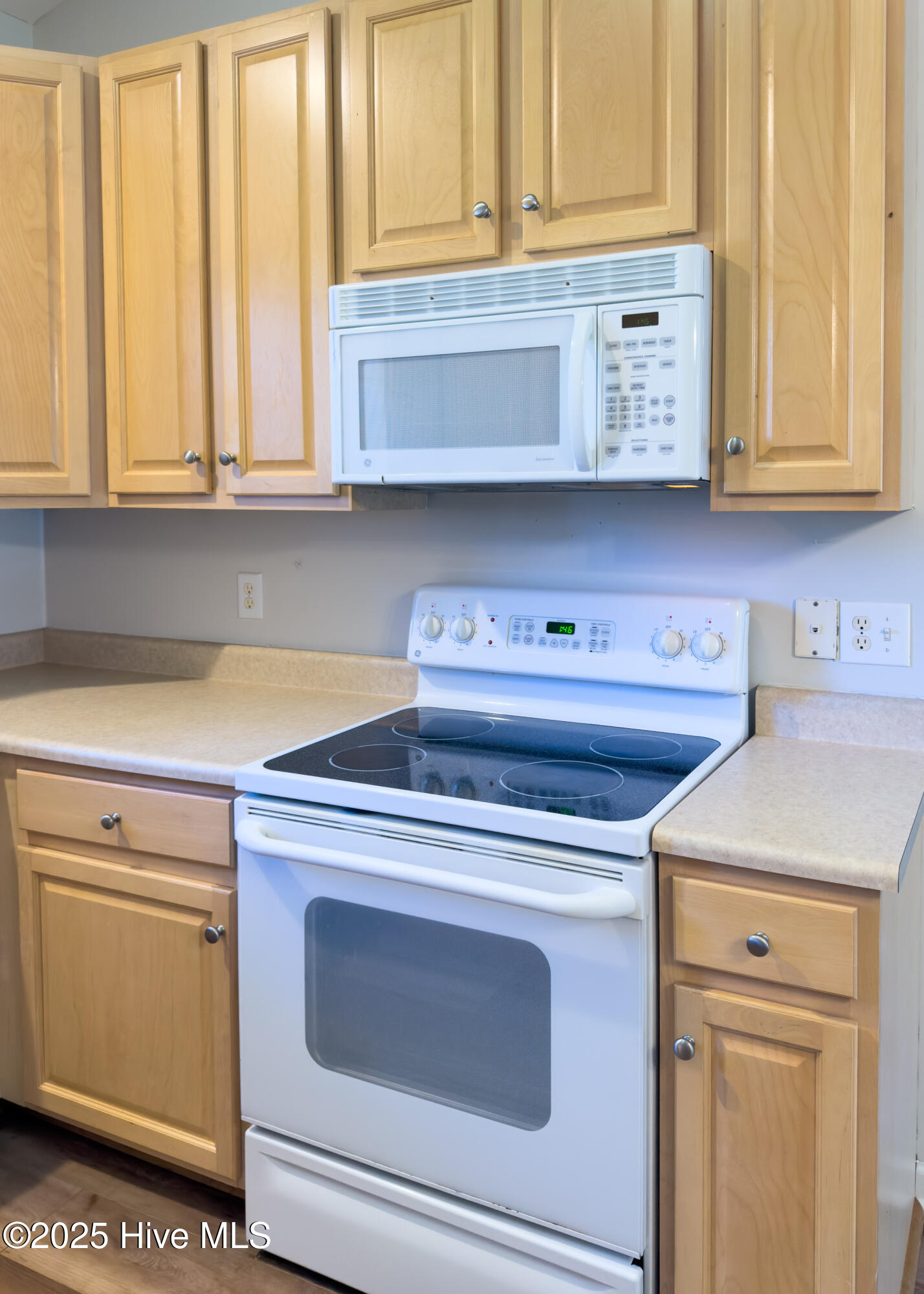 100540953 | Photo 12