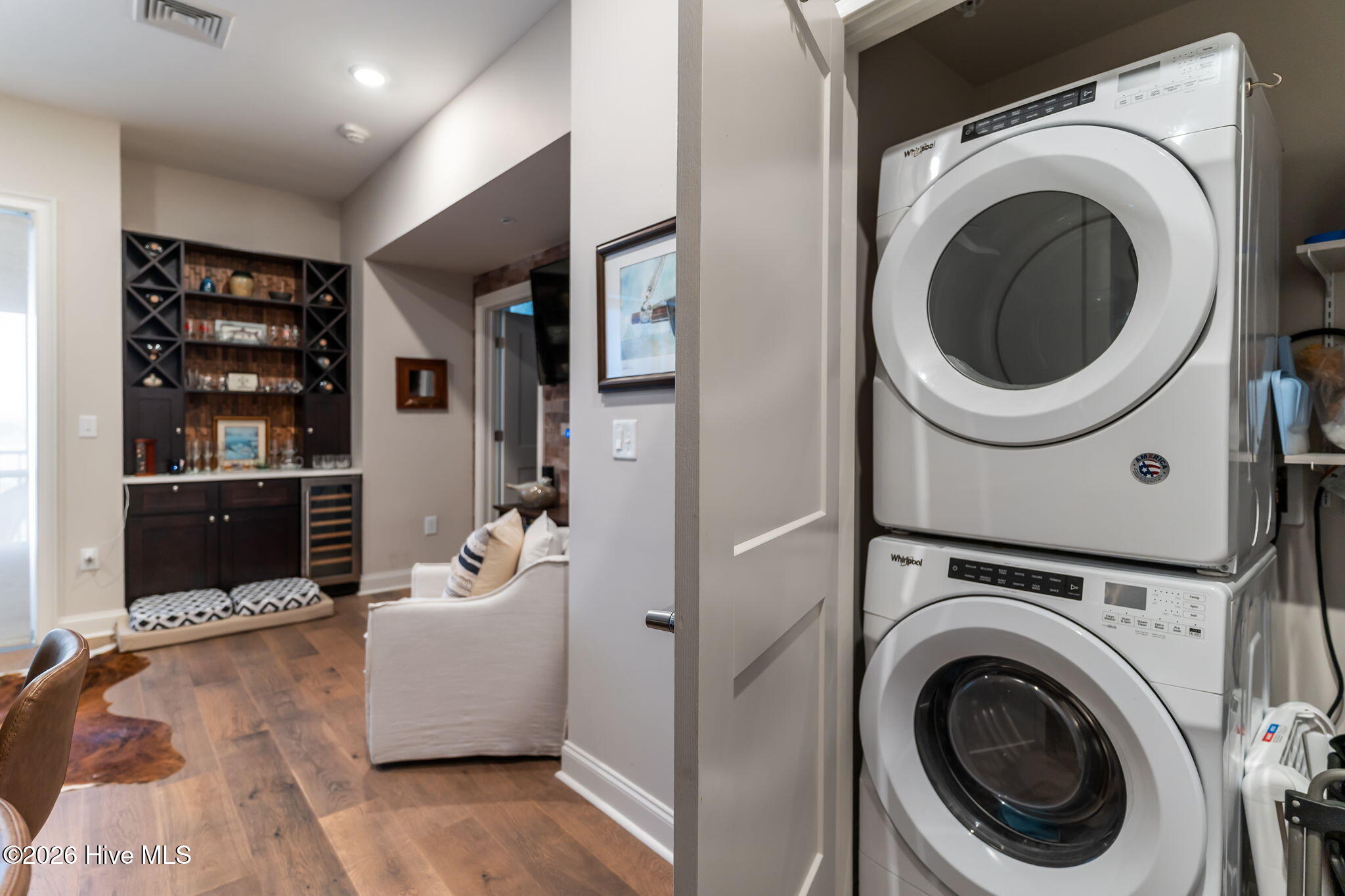 100565283 | Photo 31