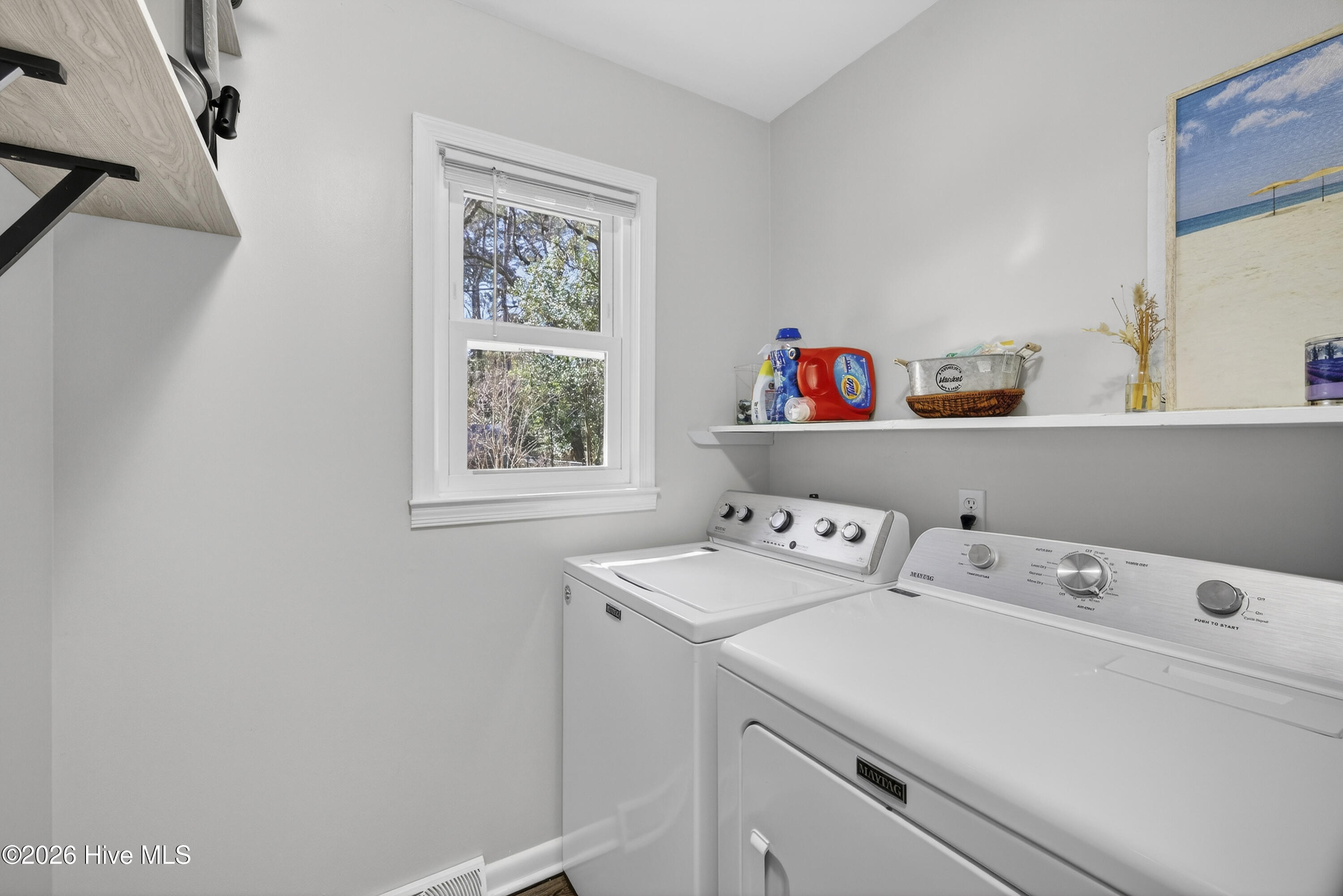 100556651 | Photo 16