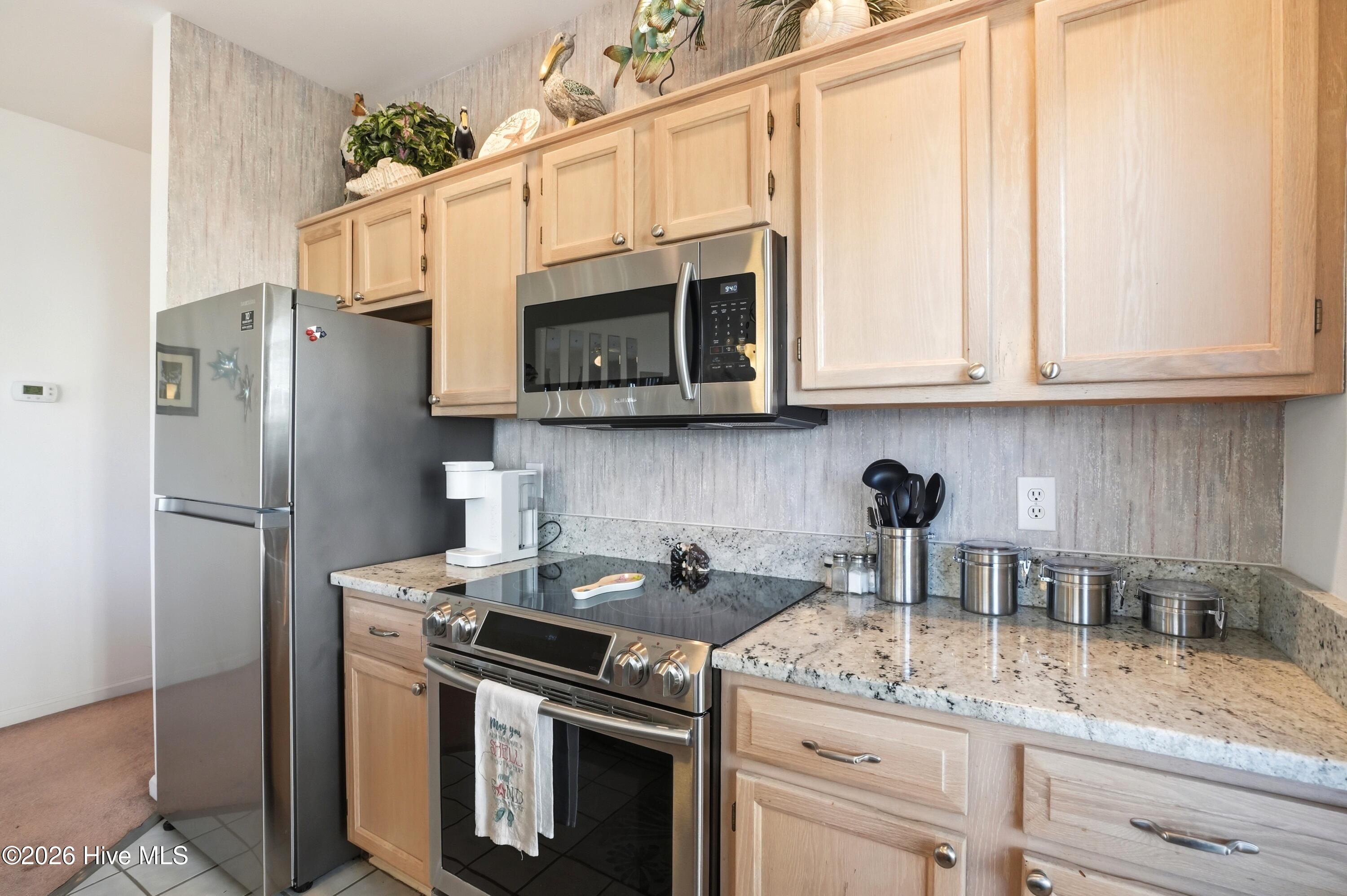 100561892 | Photo 15