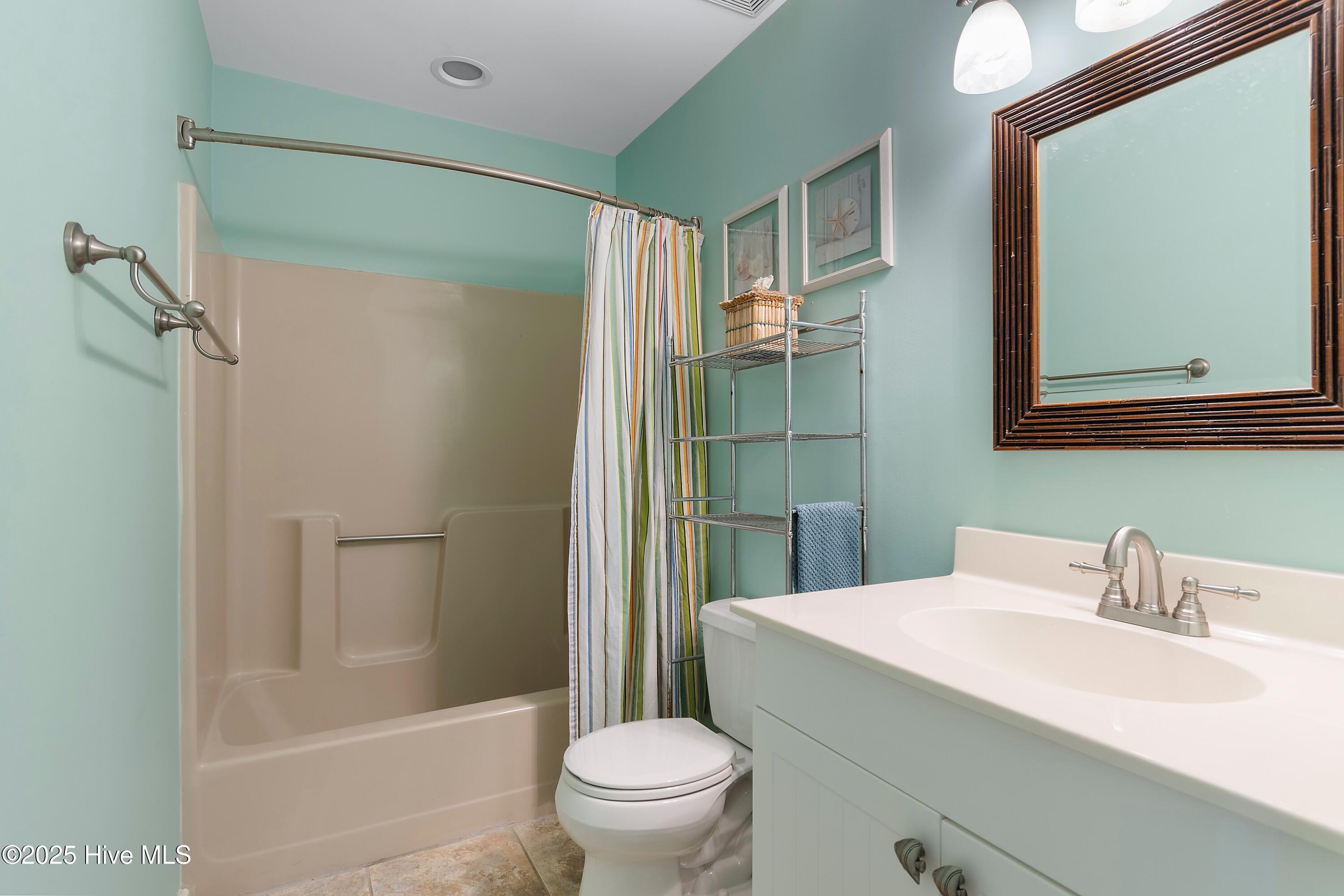 100537849 | Photo 25