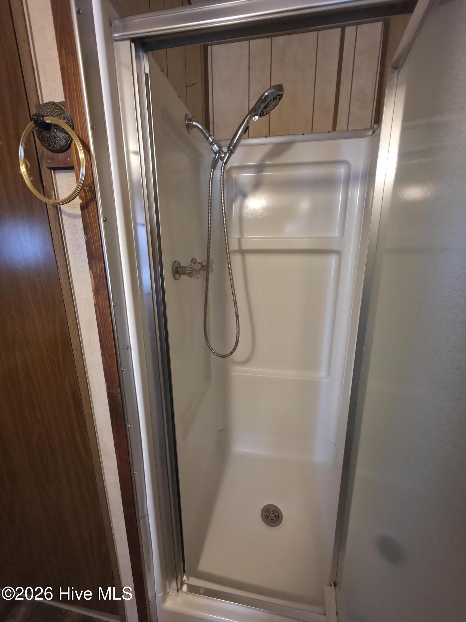 100552859 | Photo 13