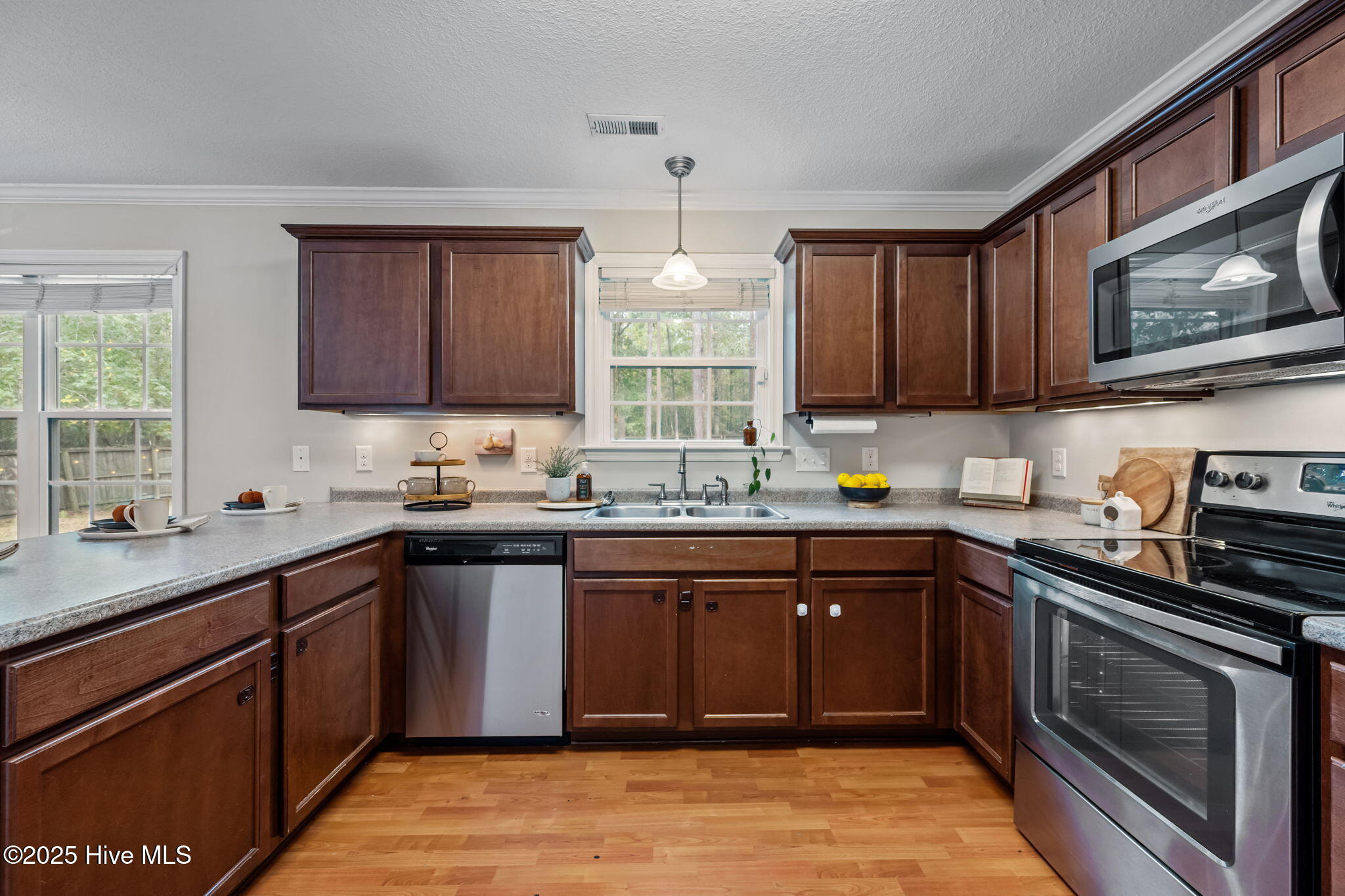 316 Sugarberry Court, Jacksonville, NC 28540 – photo 12: 27-web-or-mls-_RAD0200