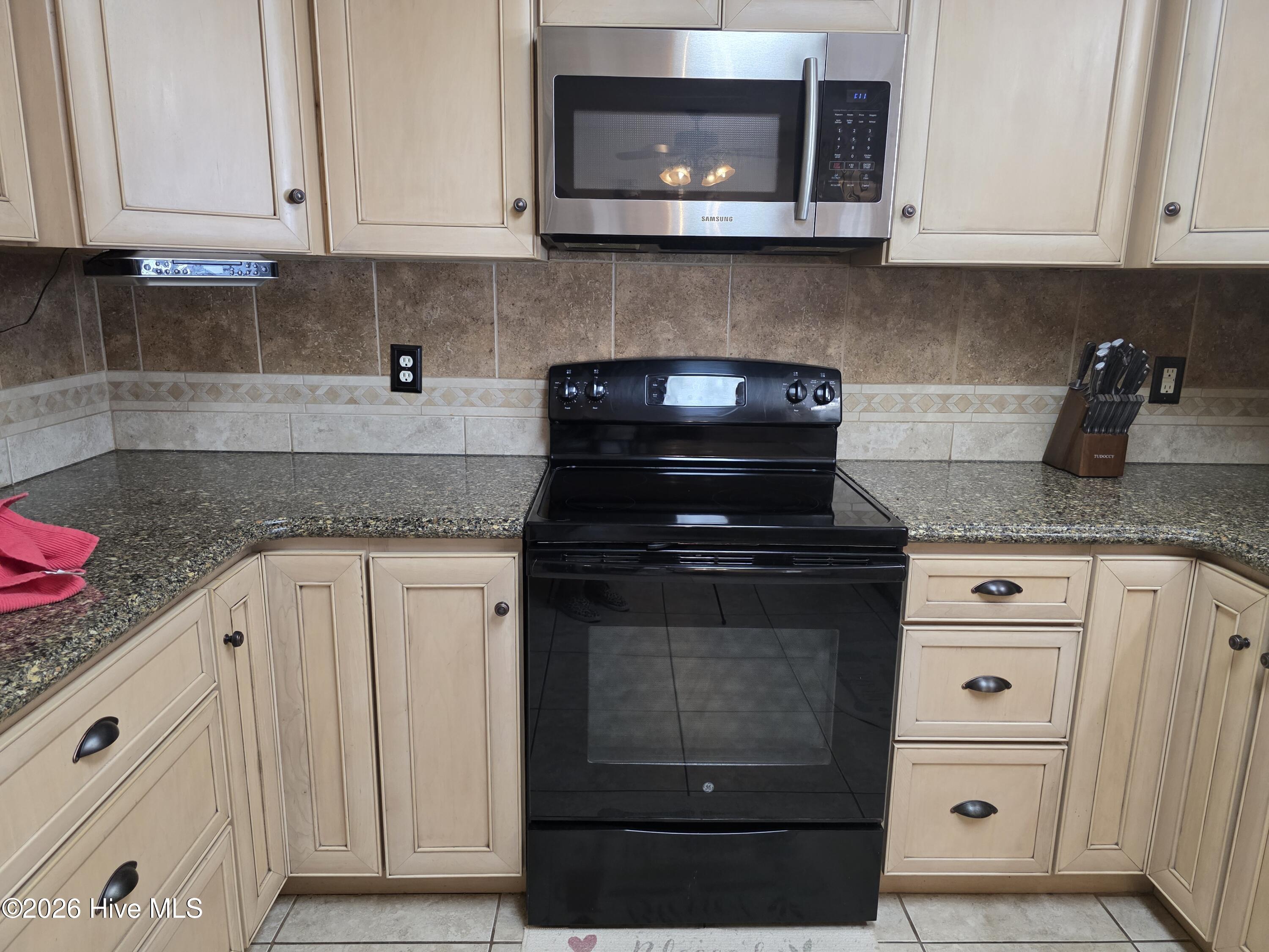 100554499 | Photo 13