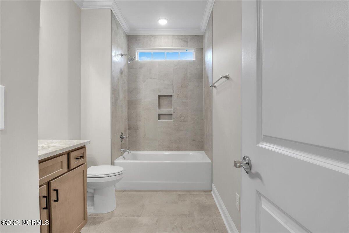 100524155 | Photo 24