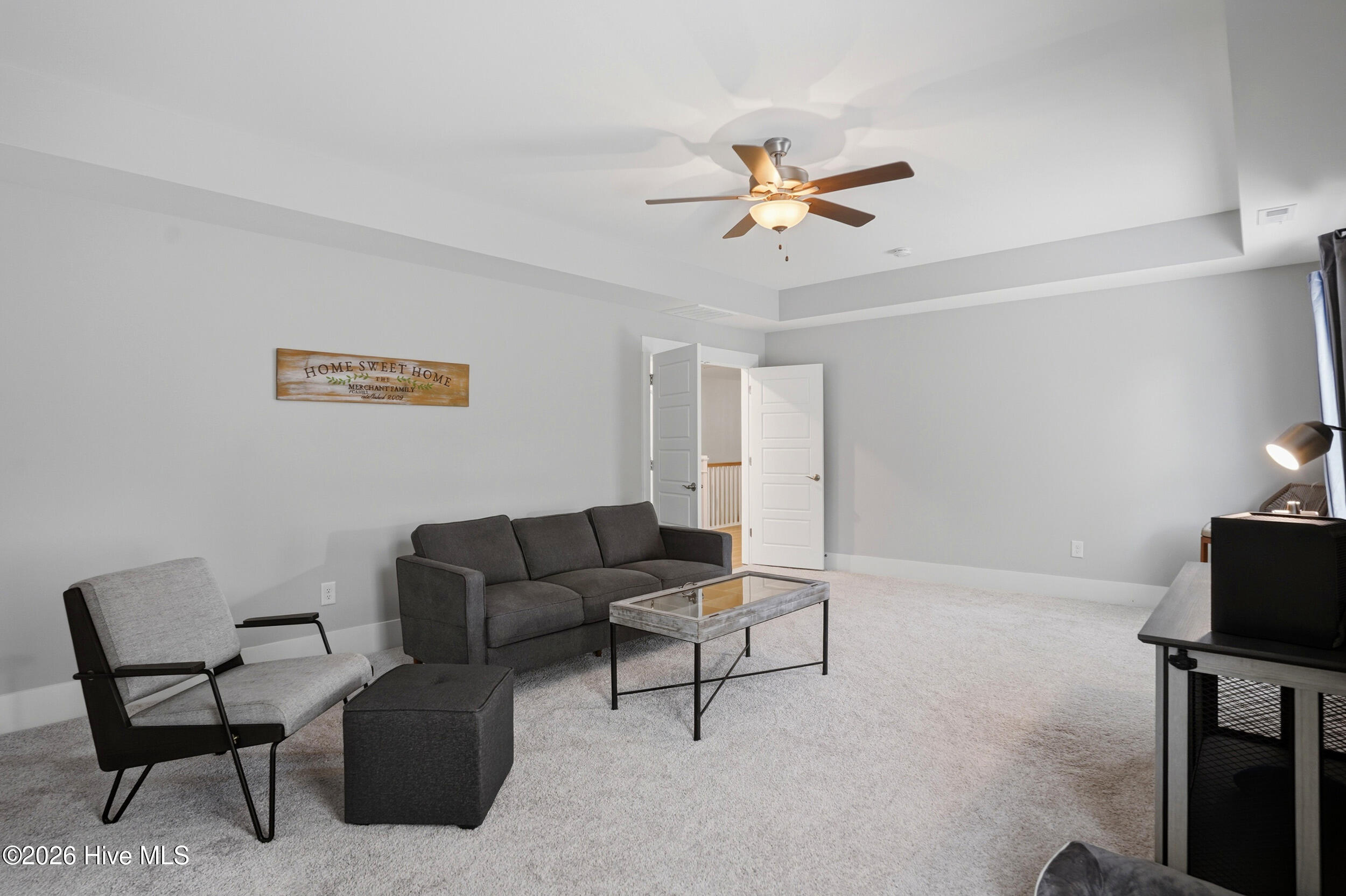 100565471 | Photo 46