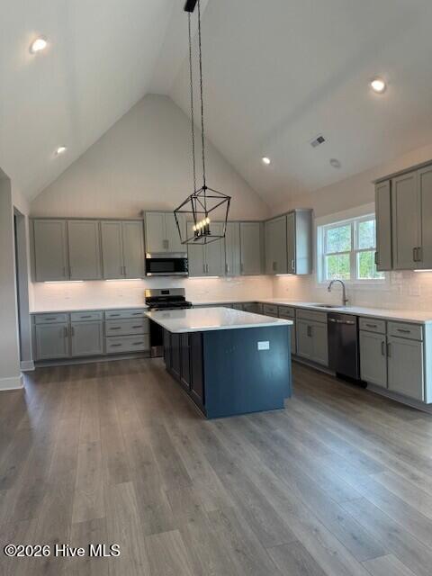 100520395 | Photo 12