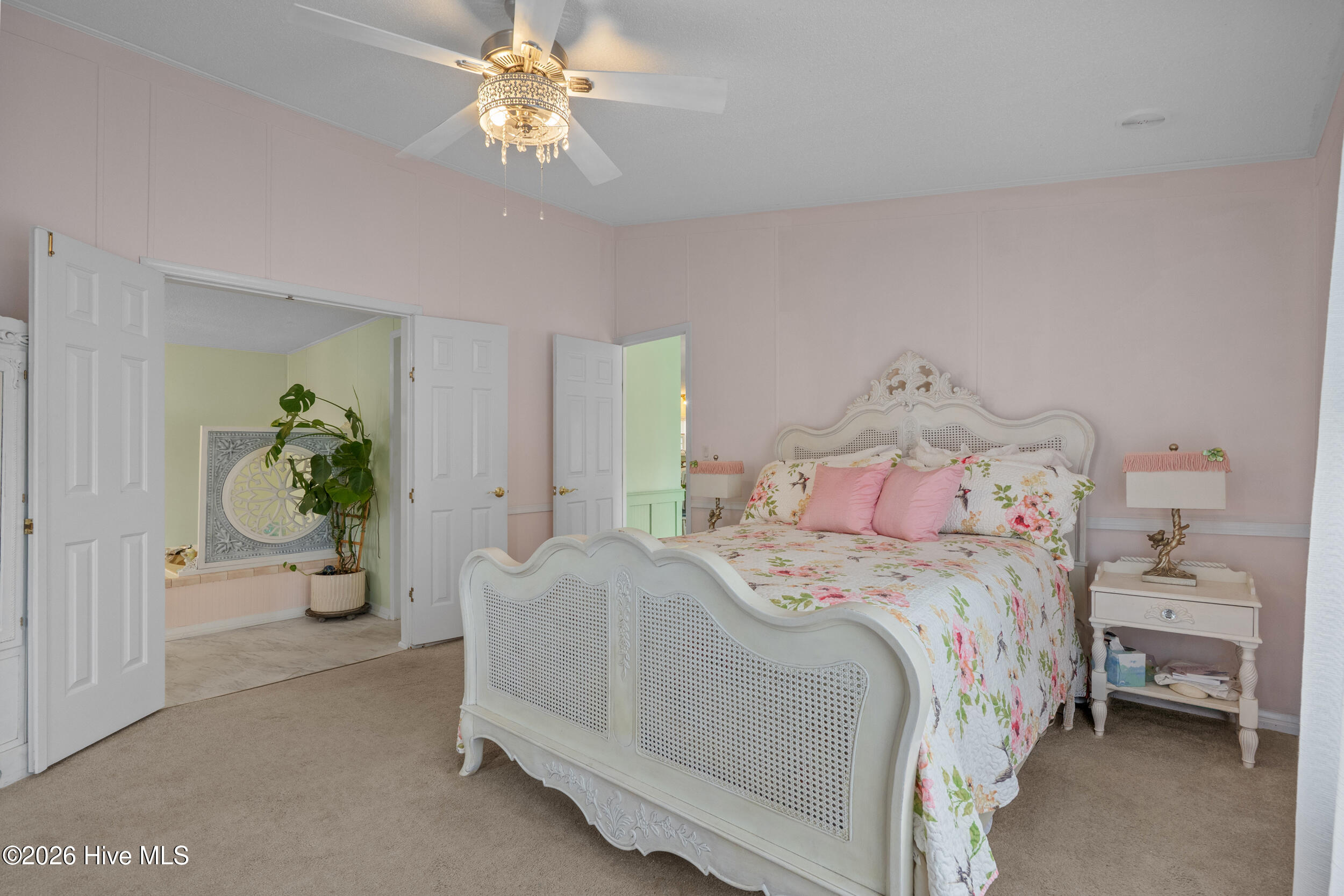 100562690 | Photo 22