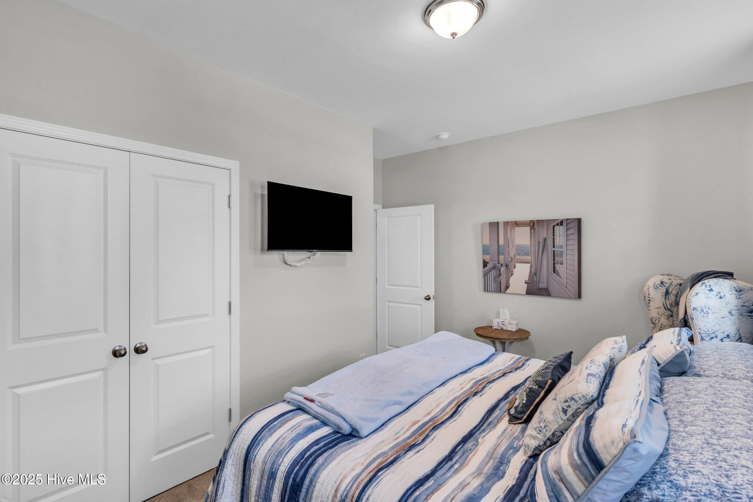 100510048 | Photo 21