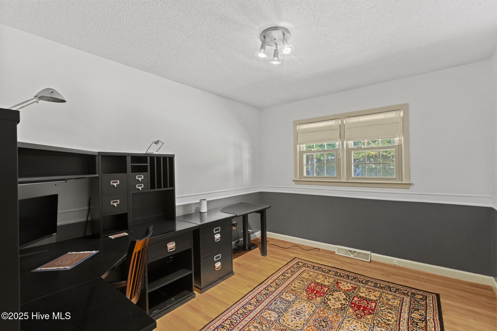 100540981 | Photo 23