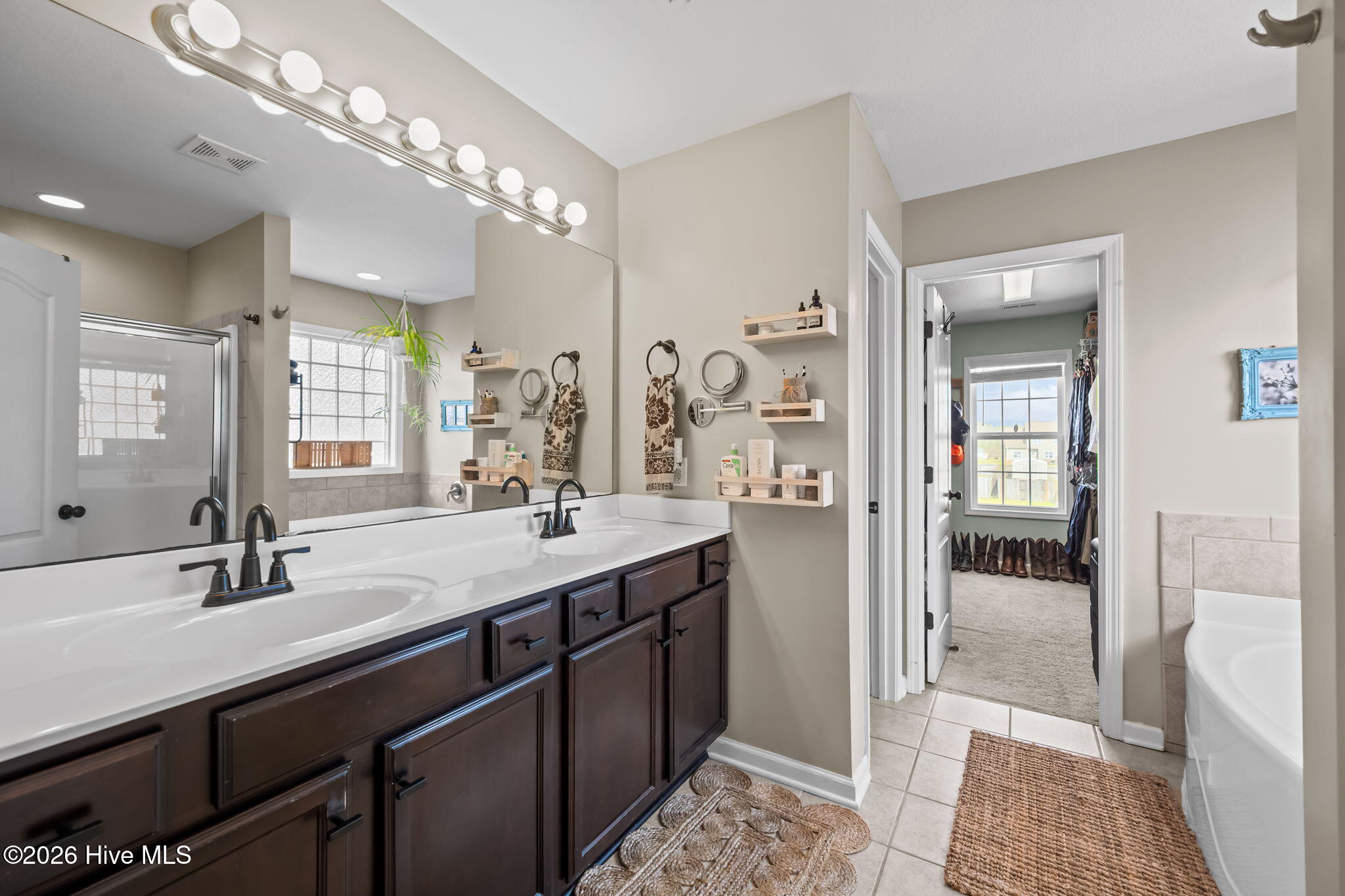 100560524 | Photo 31