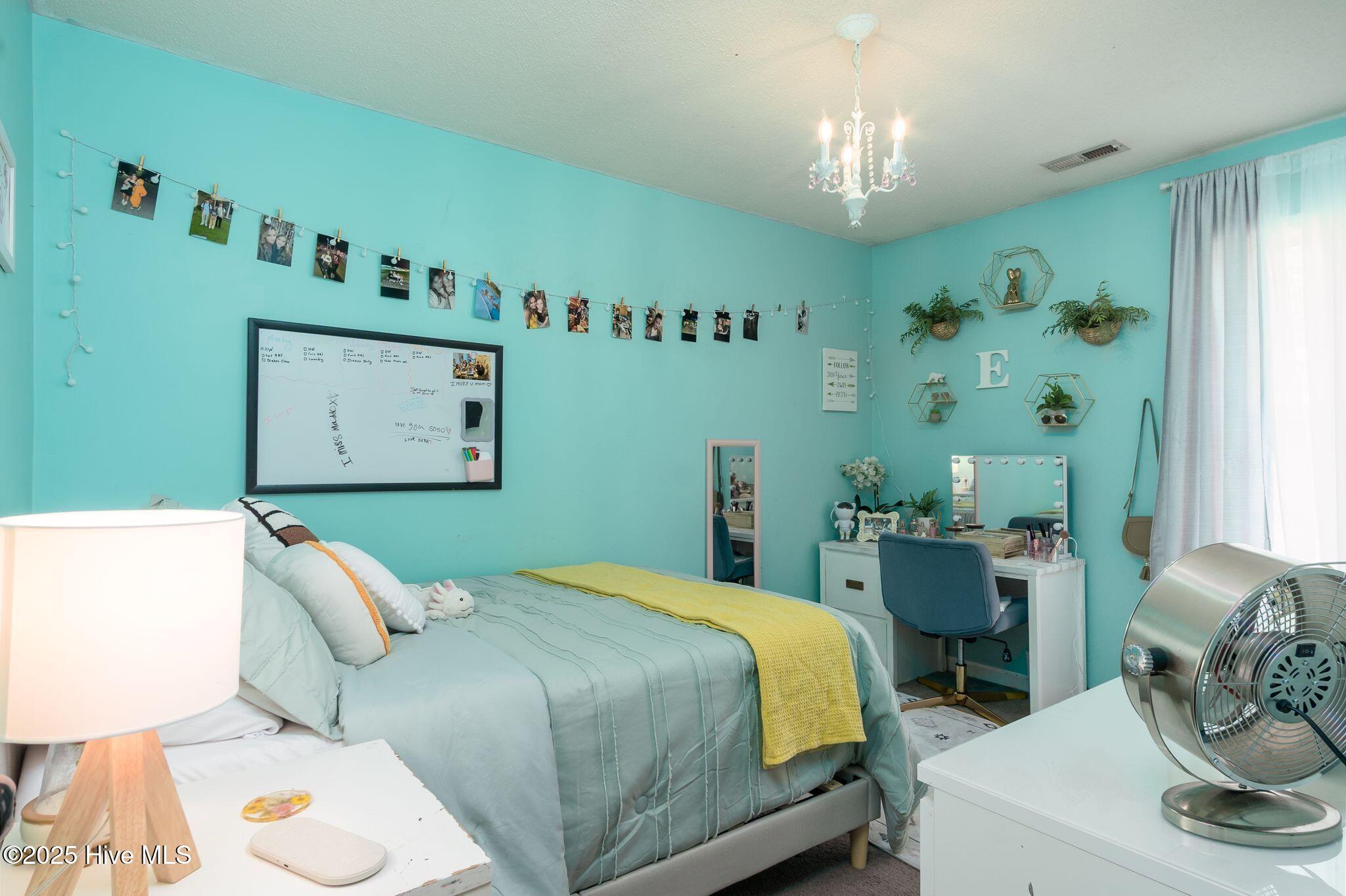 100537602 | Photo 18