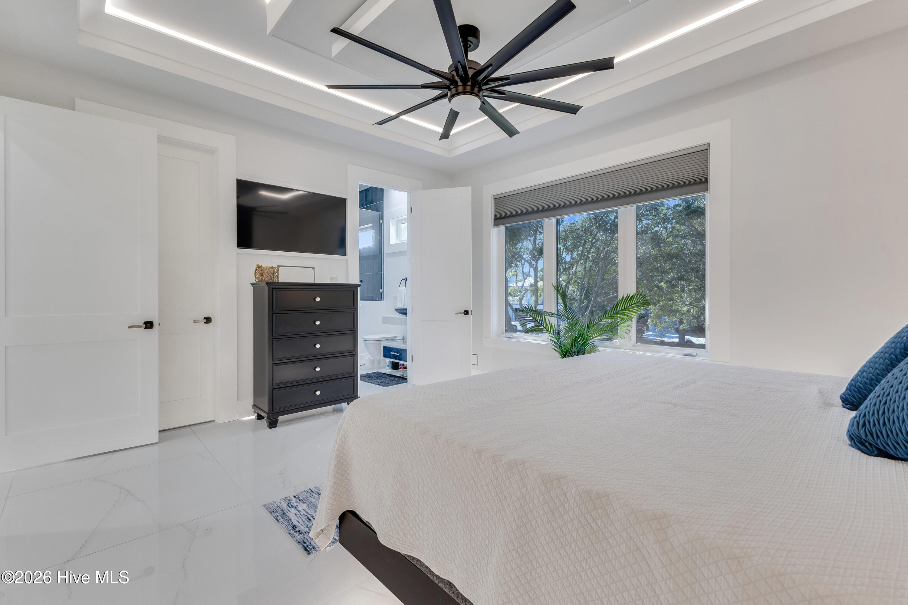 100559856 | Photo 44