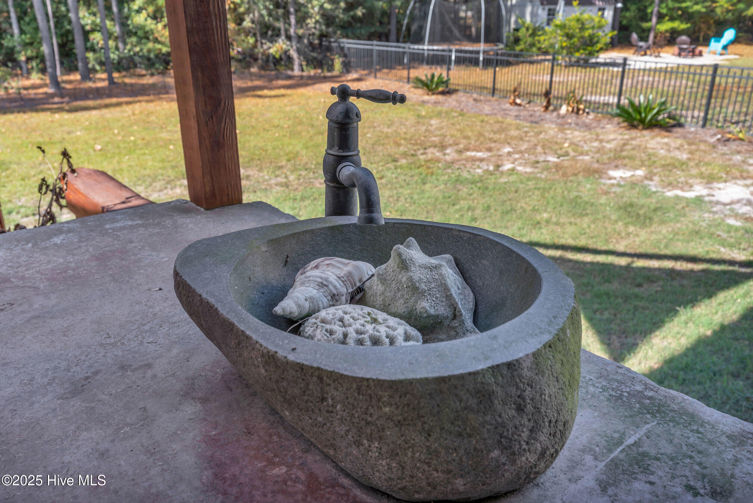 100540698 | Photo 44