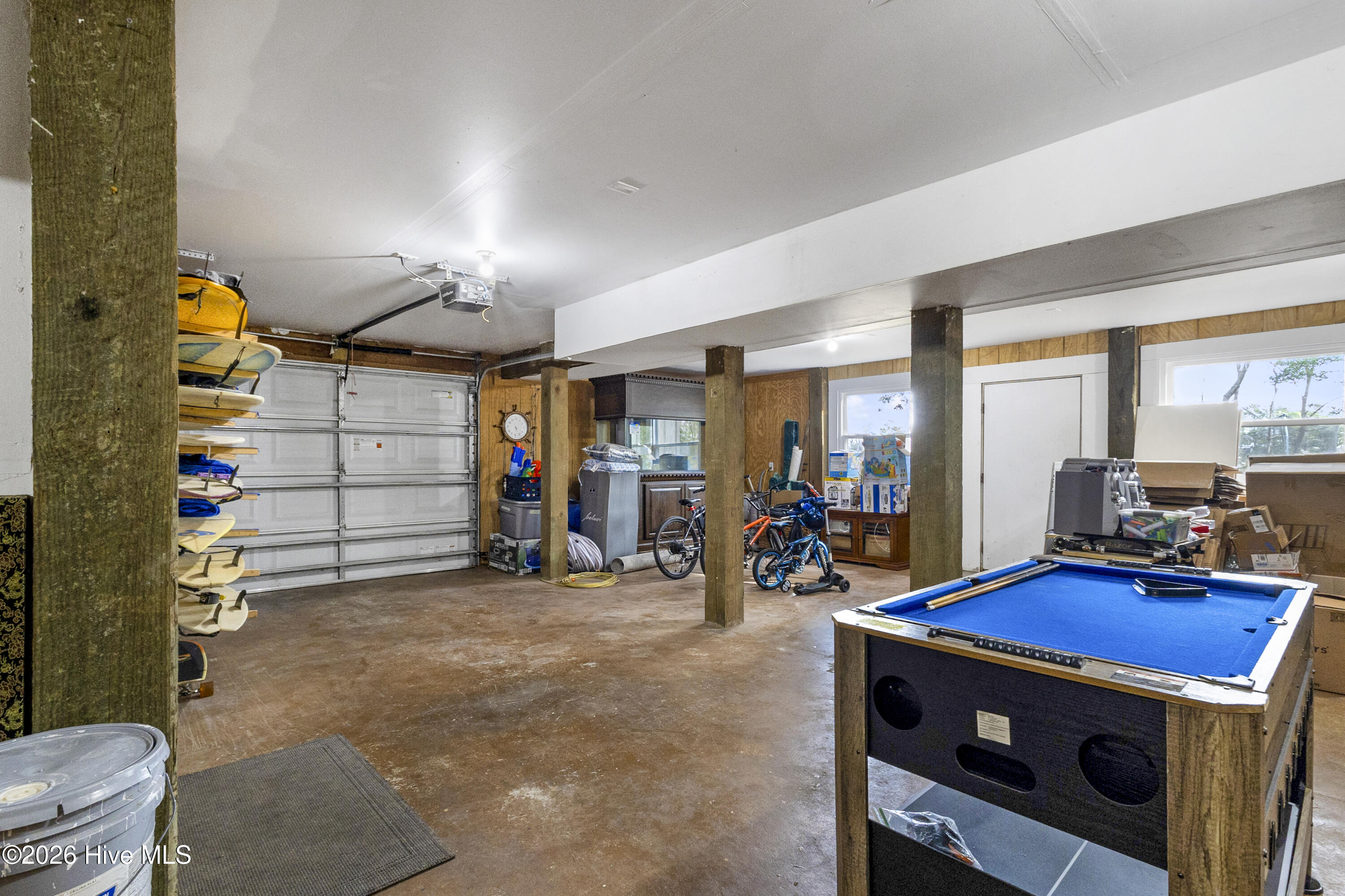 100550645 | Photo 42