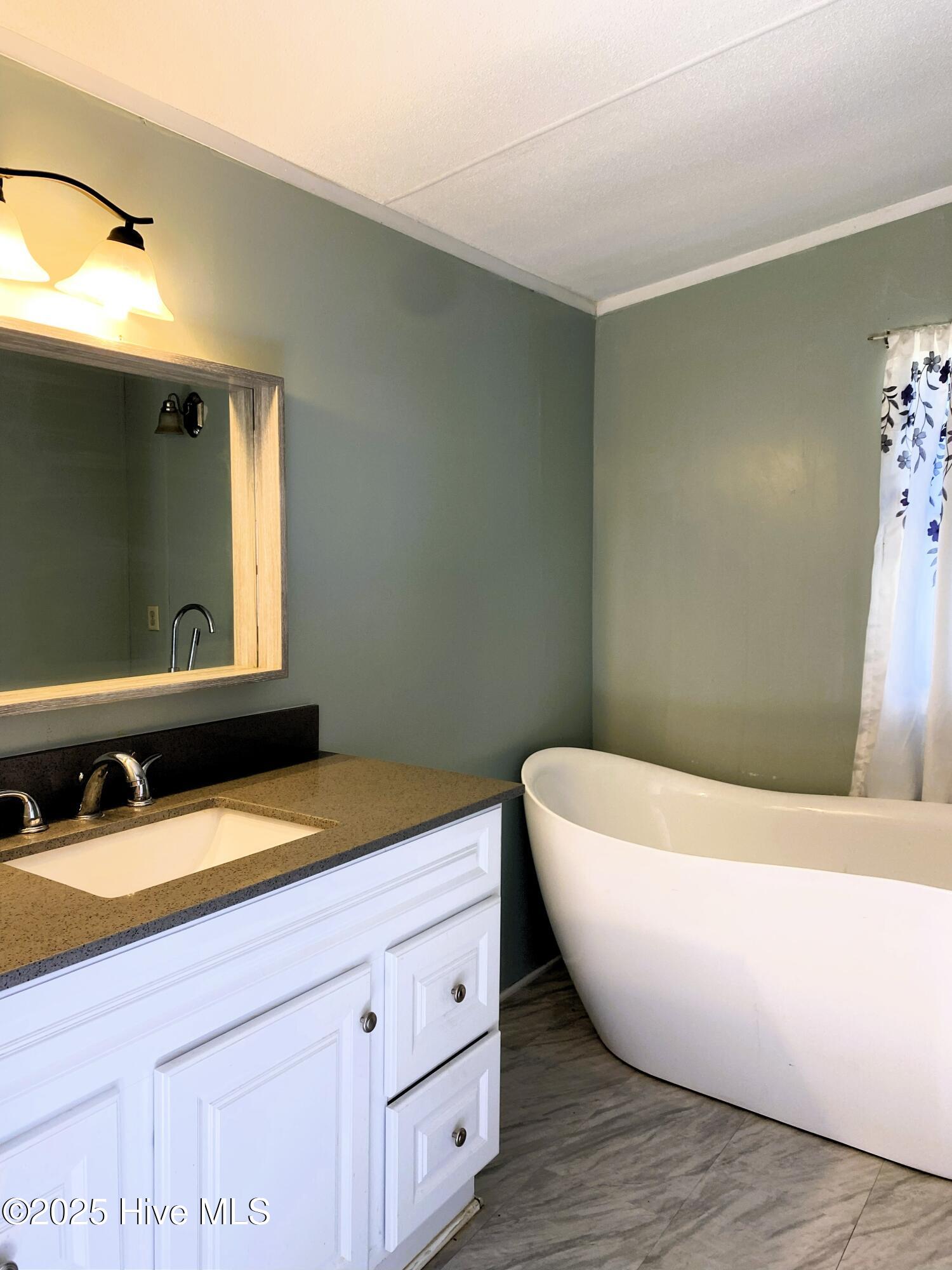 100537784 | Photo 12