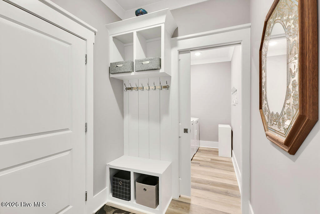 100555392 | Photo 23