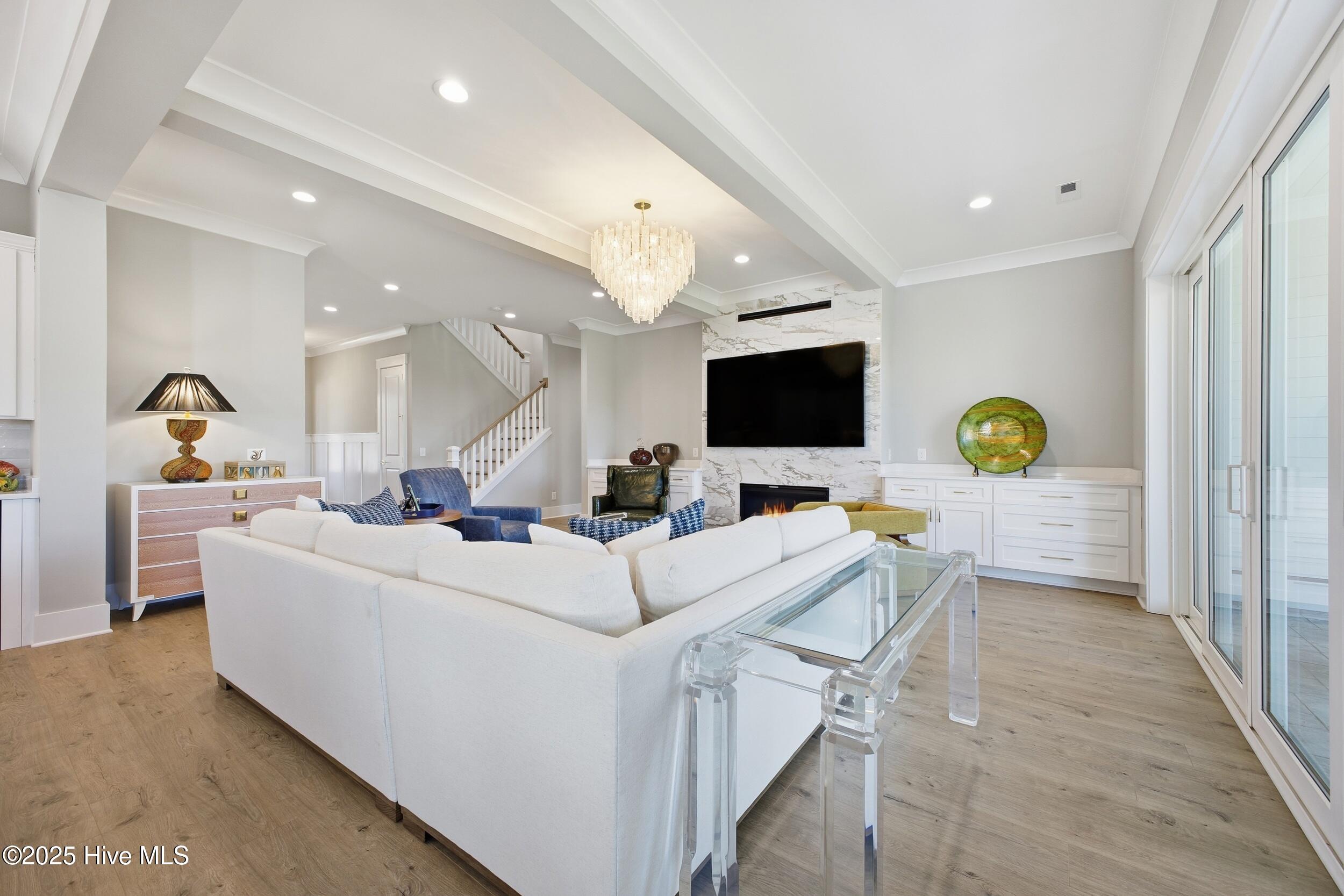 100540842 | Photo 15