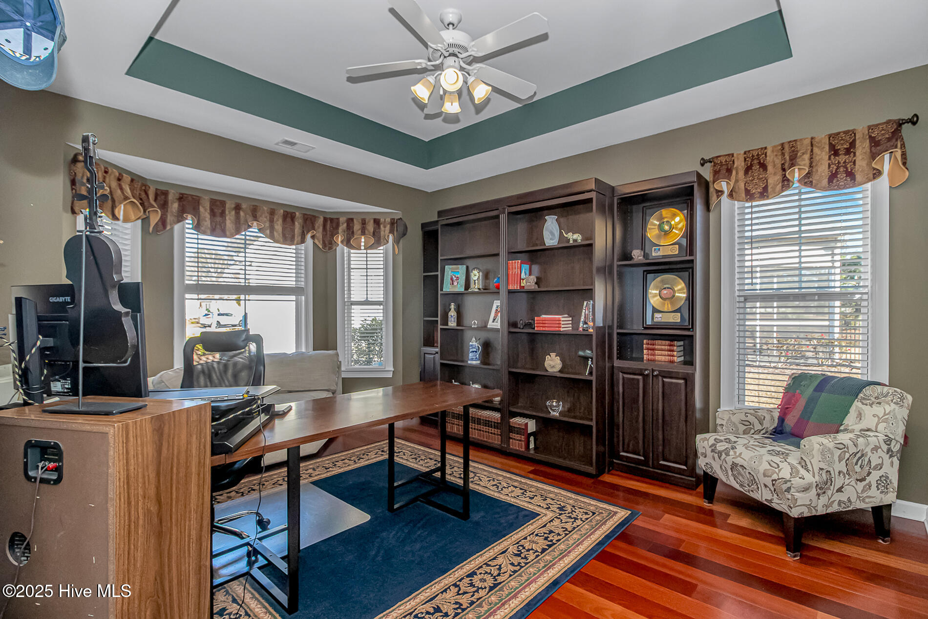 100545861 | Photo 18