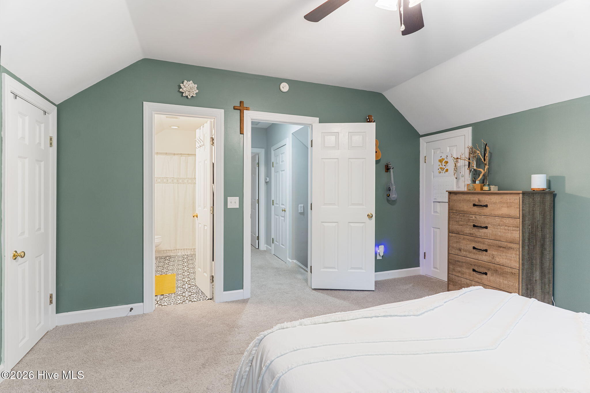 100556874 | Photo 44