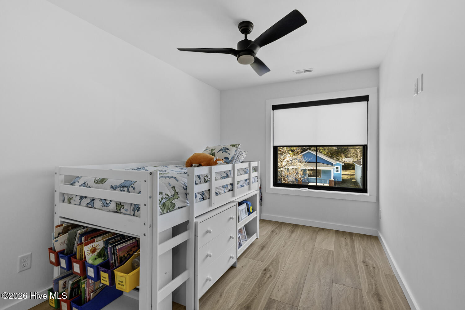 100550800 | Photo 27