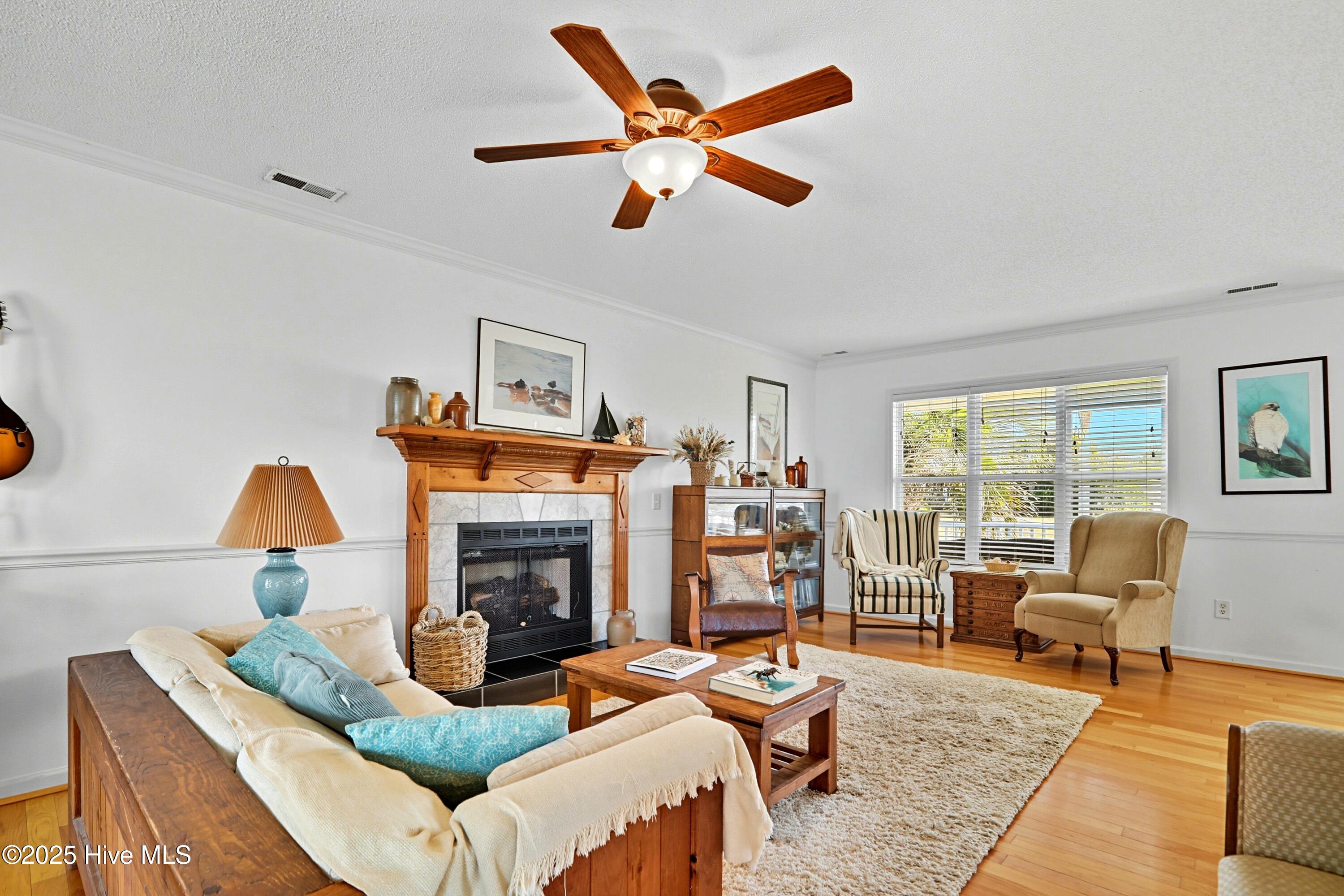 100532485 | Photo 13