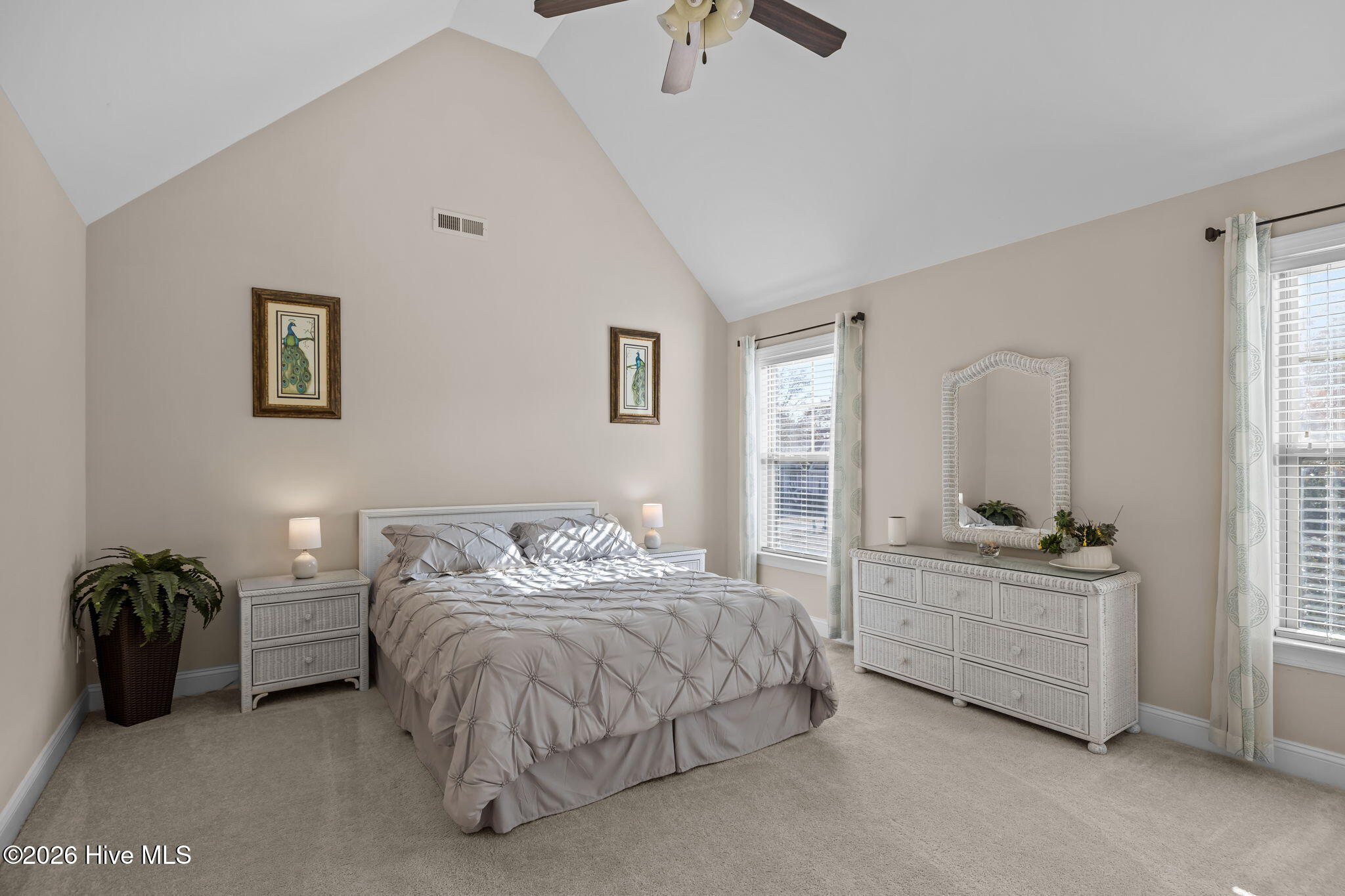 100549761 | Photo 30