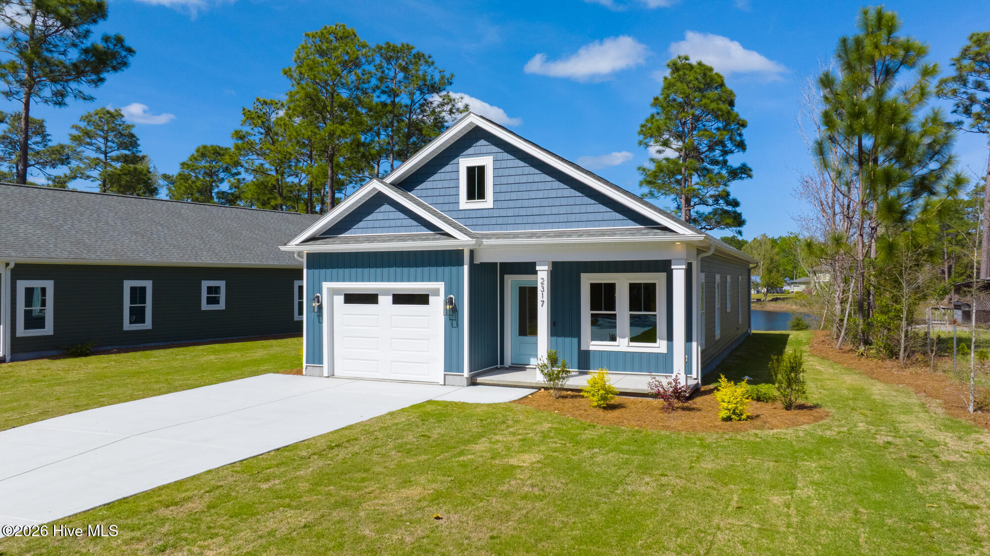 100565592 | Photo 64