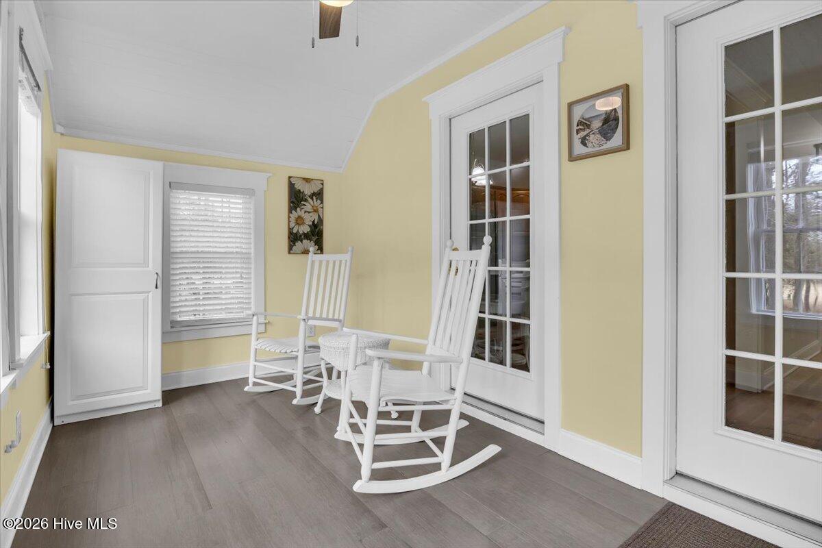 100556274 | Photo 19