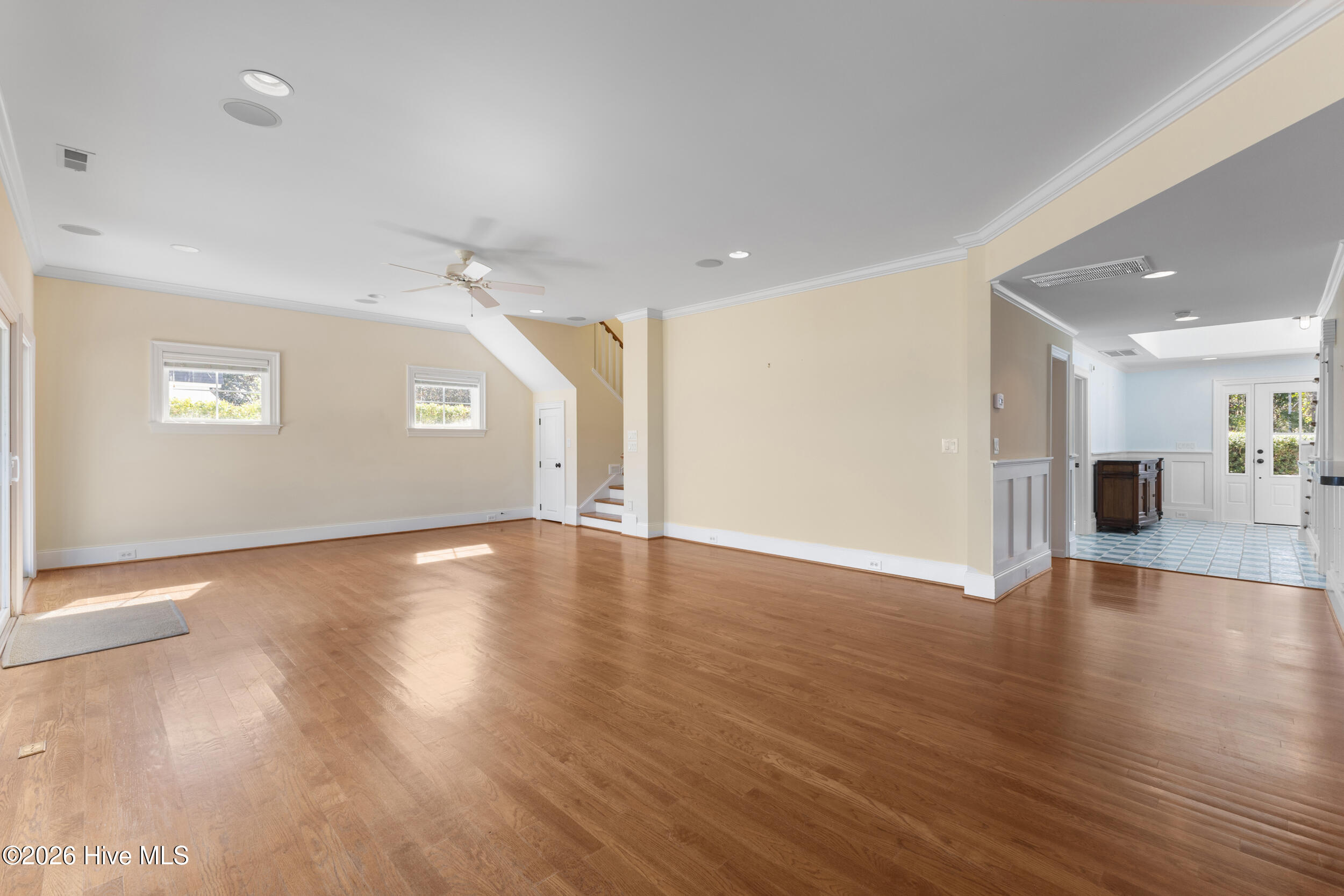 100561690 | Photo 15