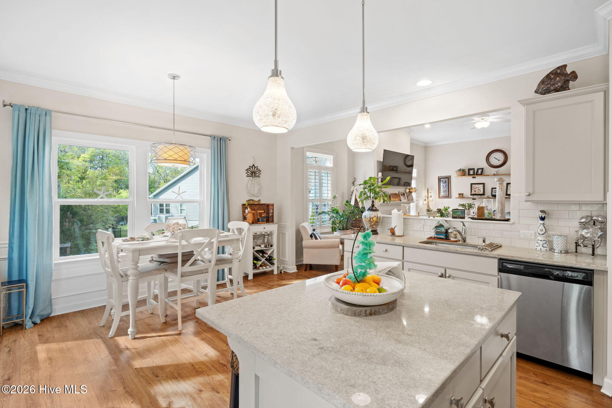 100567618 | Photo 12