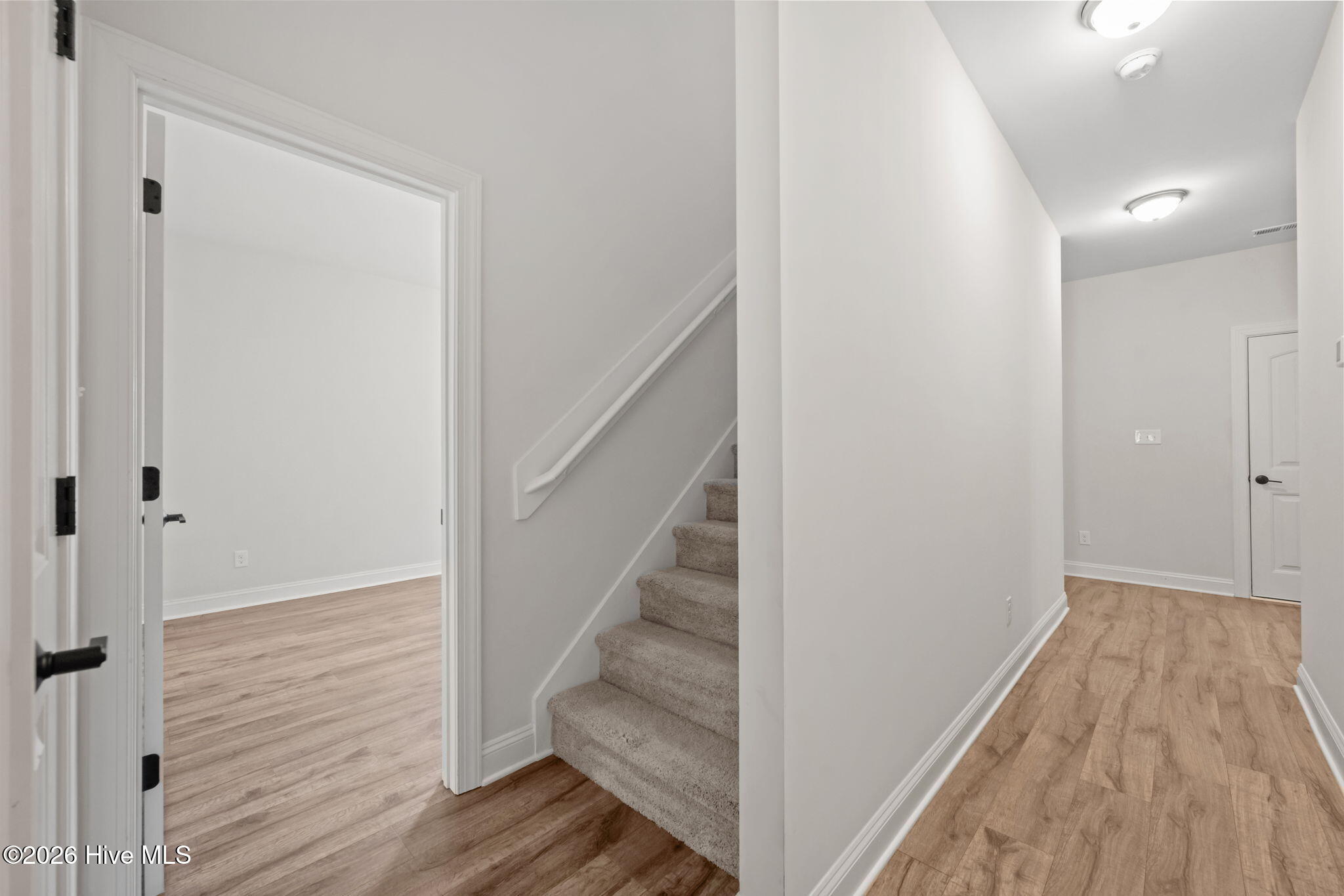 100561720 | Photo 40