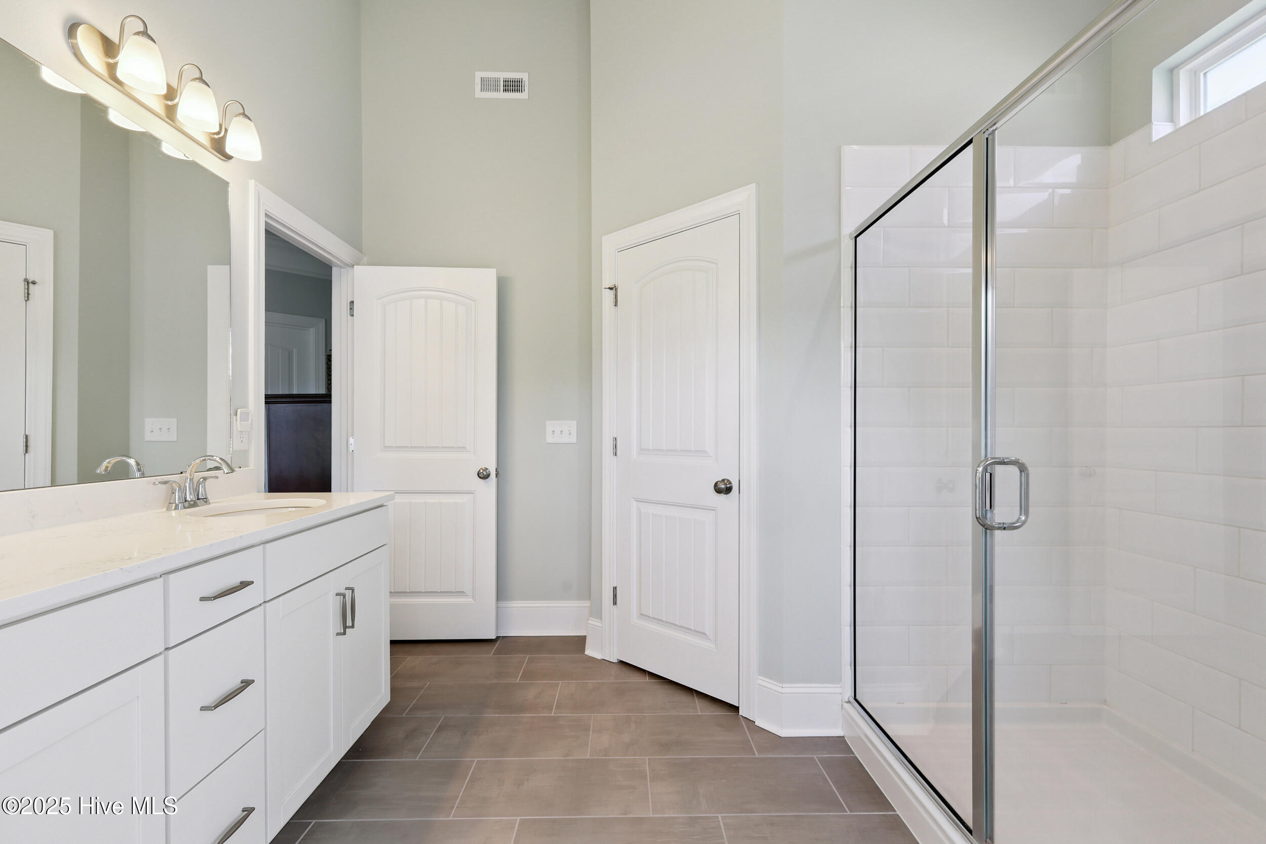 100521599 | Photo 18