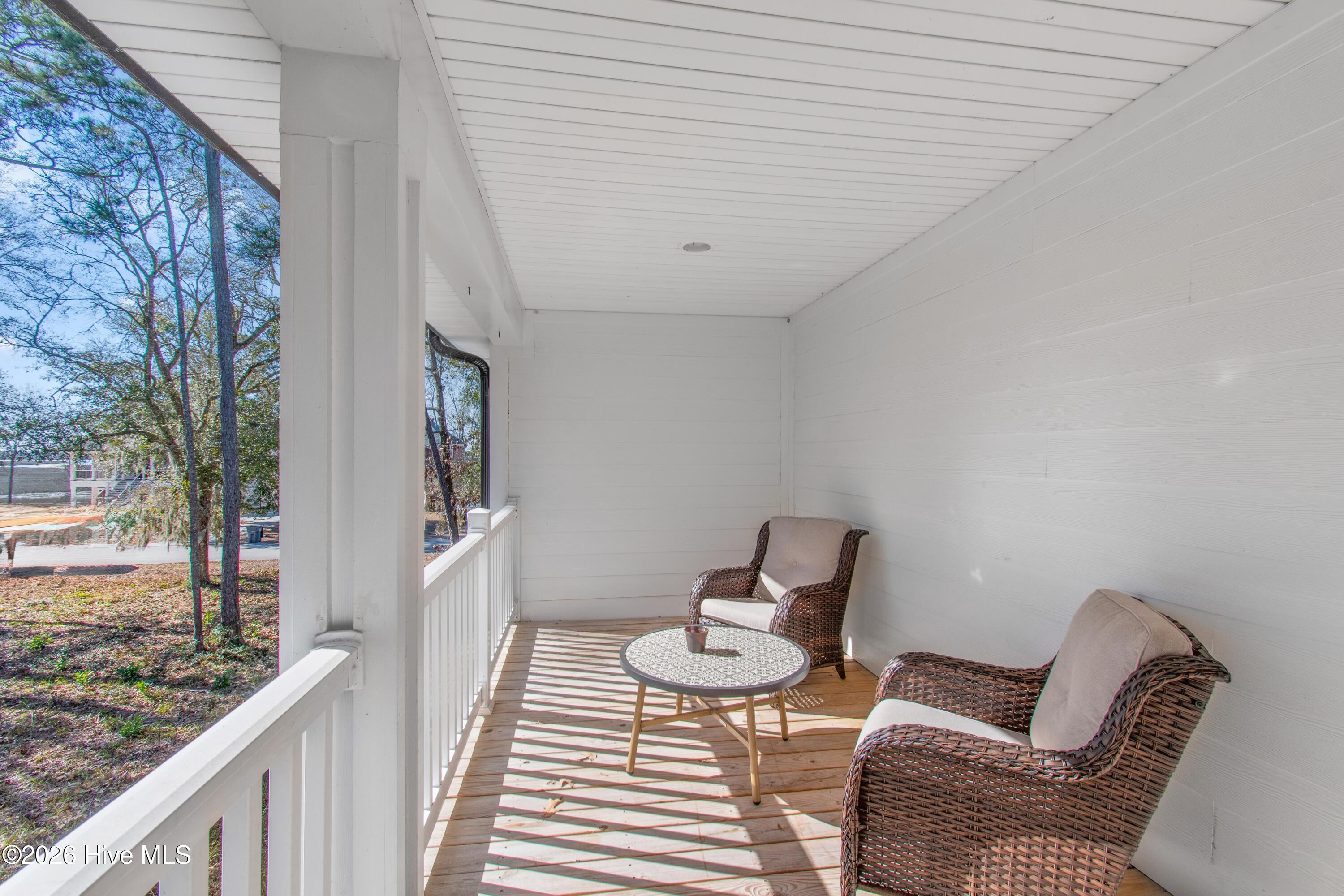 100550305 | Photo 53