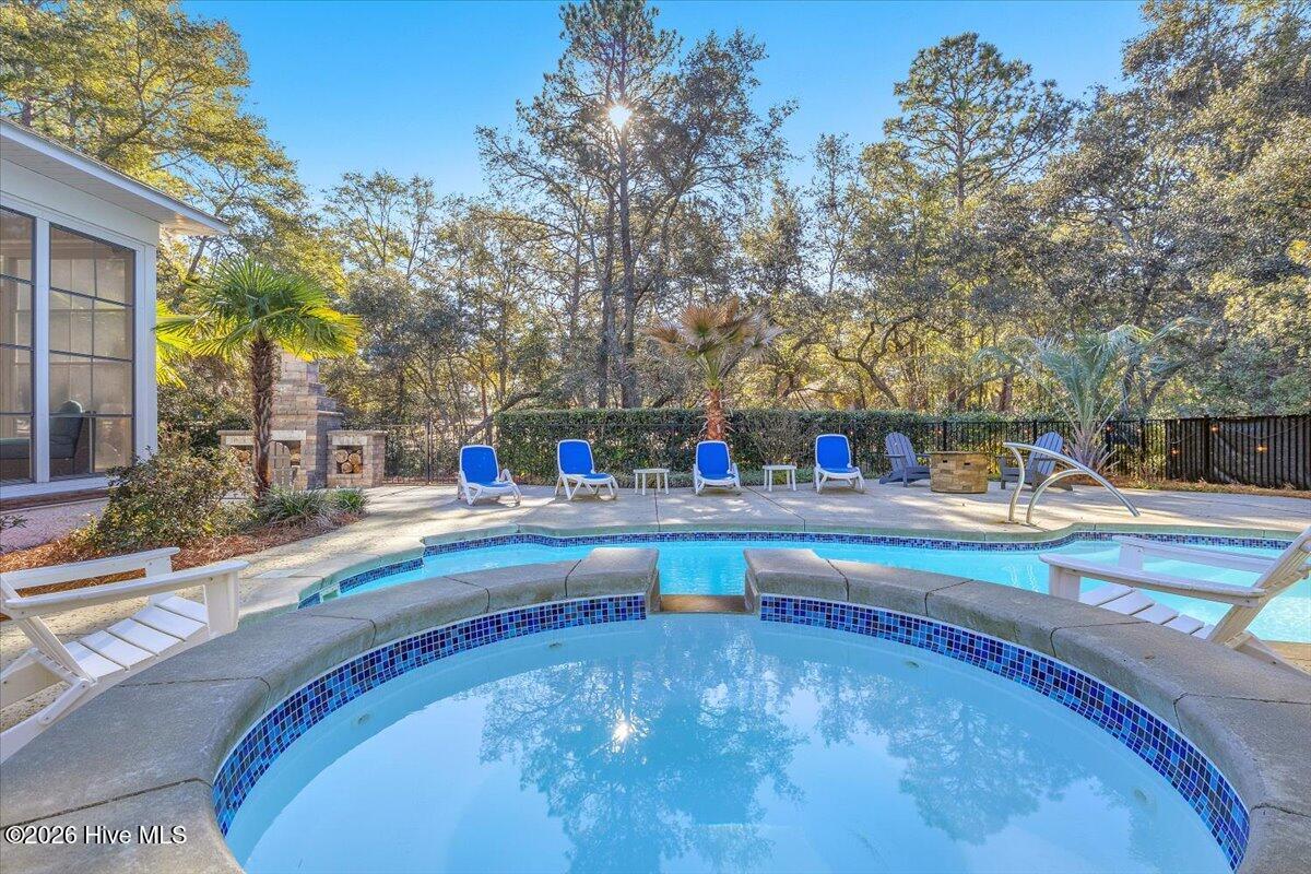 100552702 | Photo 54