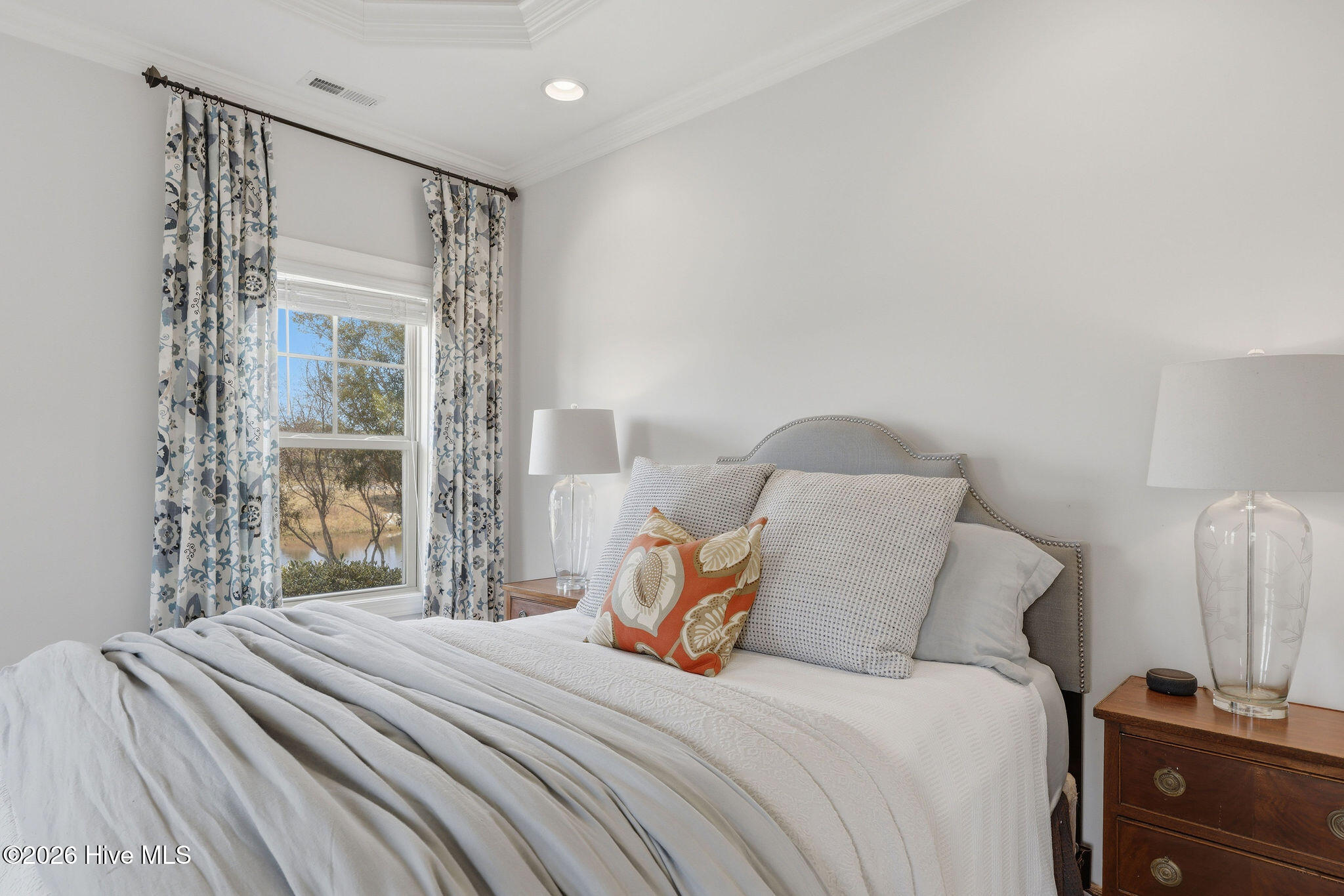 100561215 | Photo 32