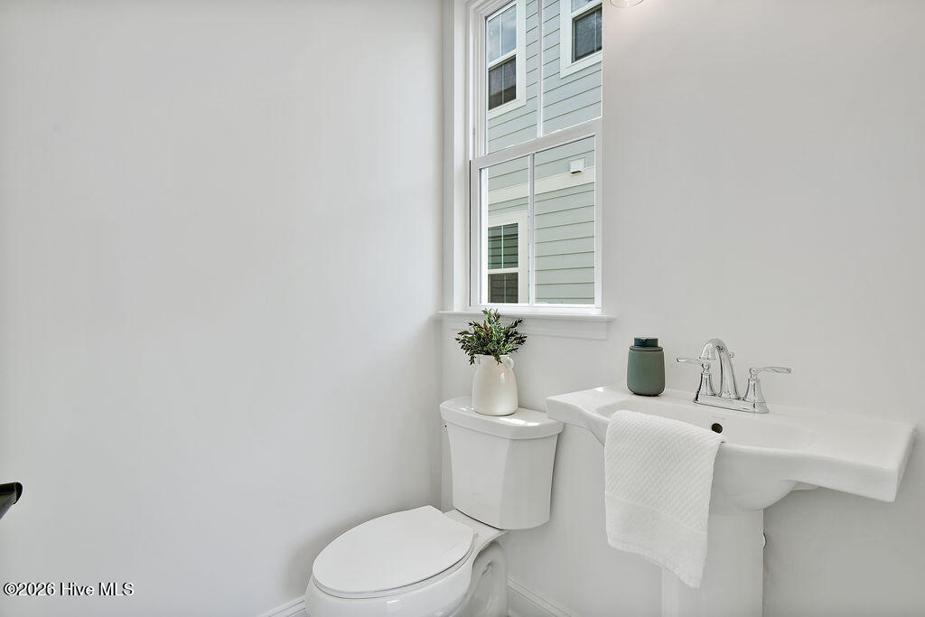 100549861 | Photo 21