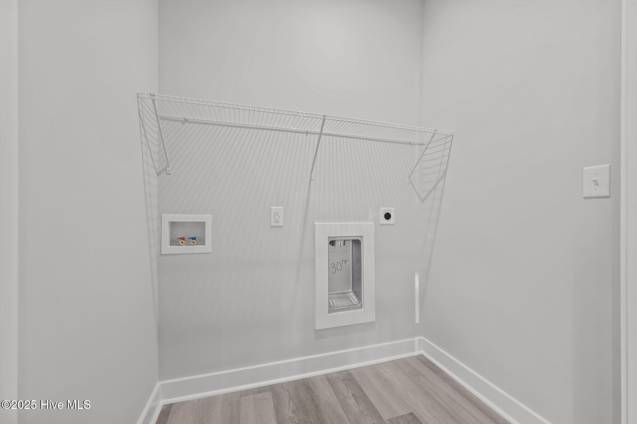 100542869 | Photo 26